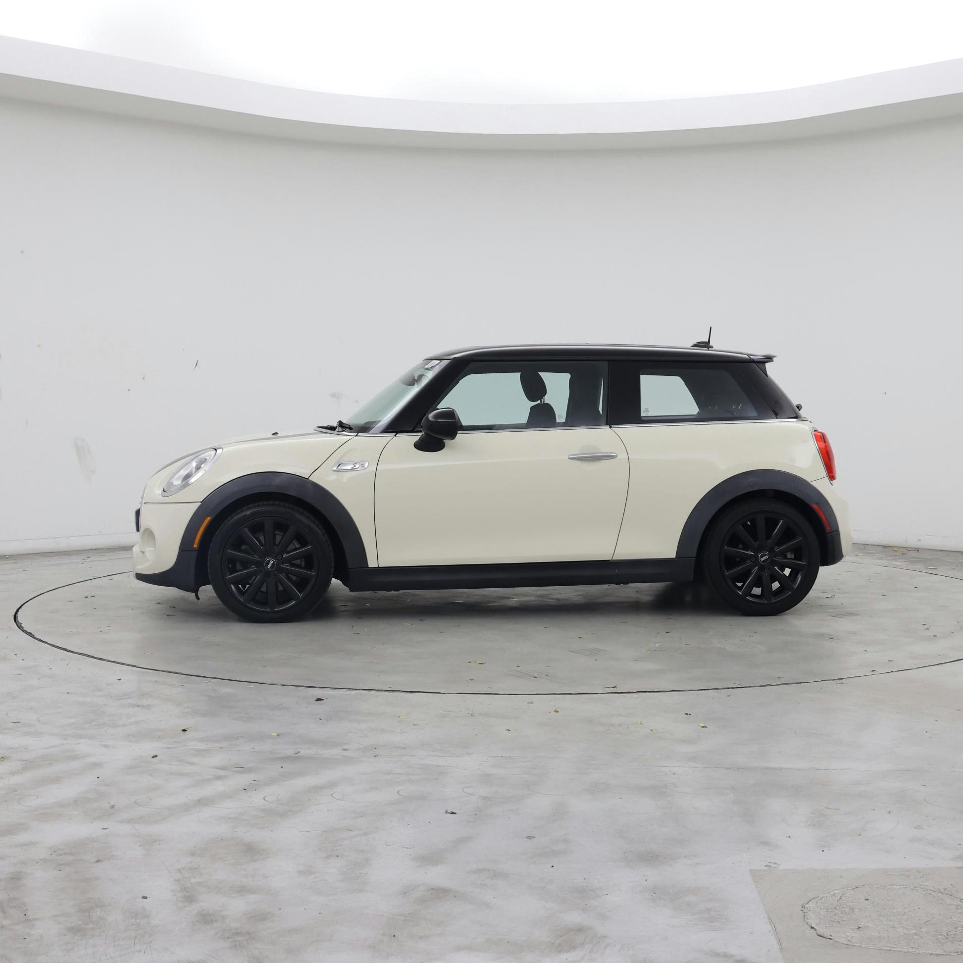 Thumbnail: 2015 MINI Cooper Hardtop - 3