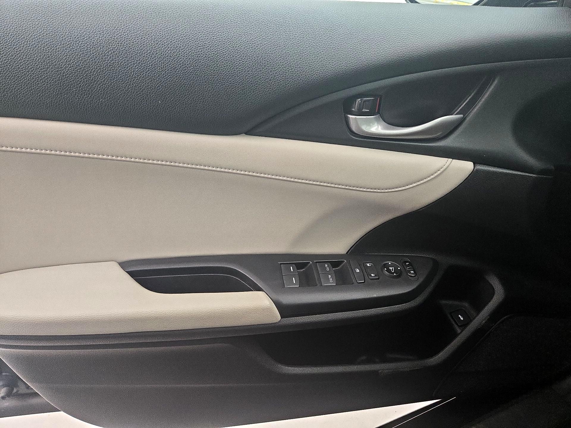 Thumbnail: 2019 Honda Insight - 12