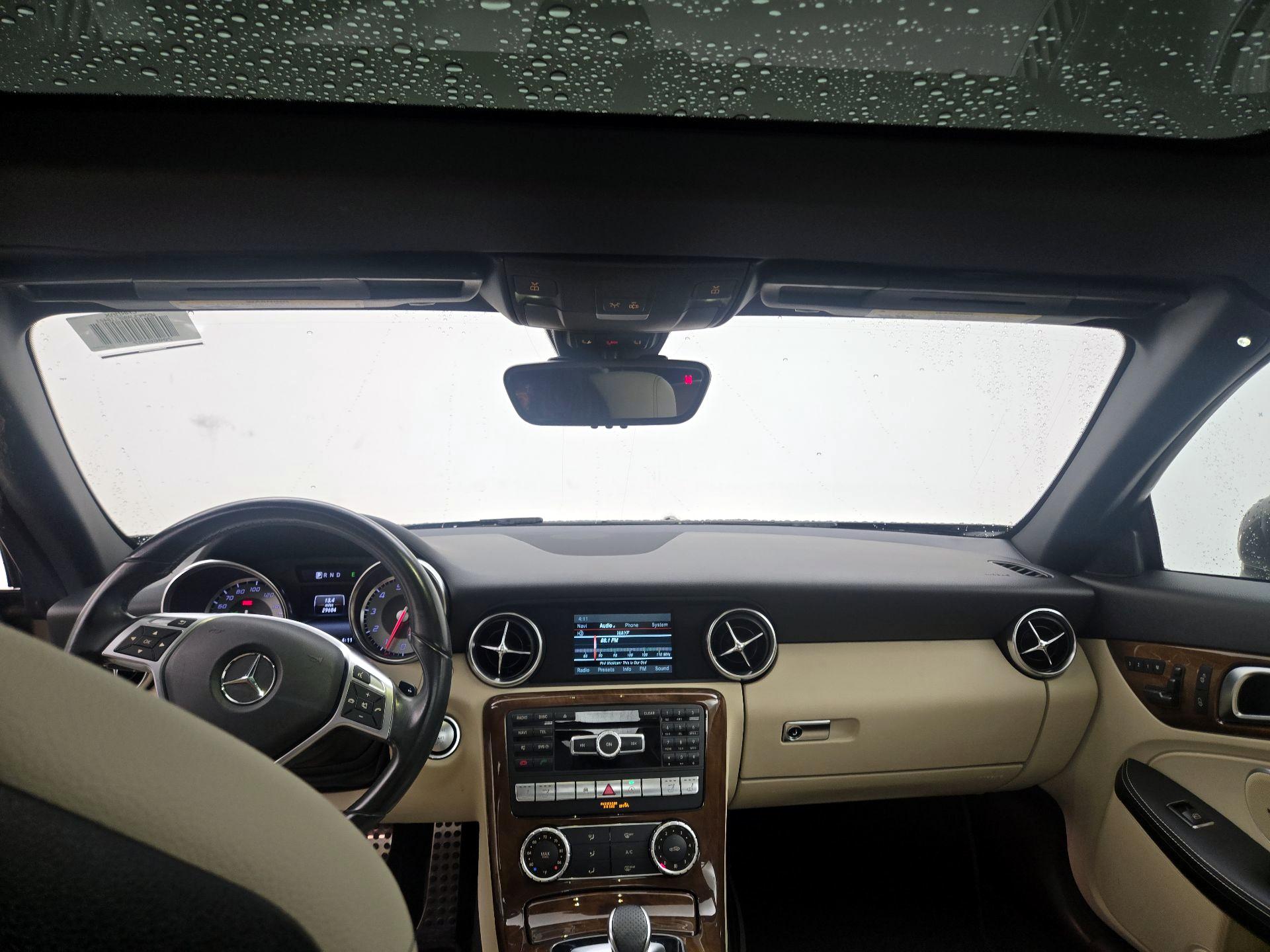 Thumbnail: 2016 Mercedes-Benz SLK - 9