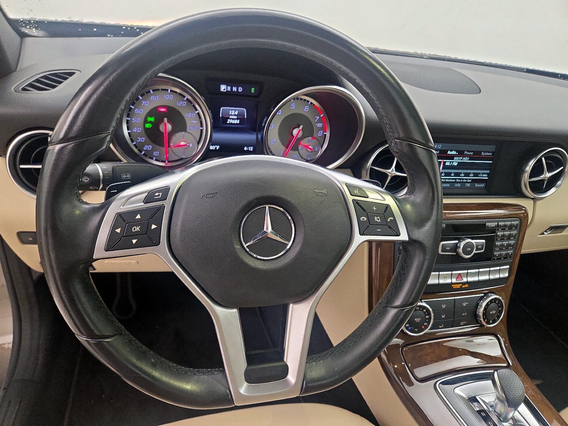 Thumbnail: 2016 Mercedes-Benz SLK - 10