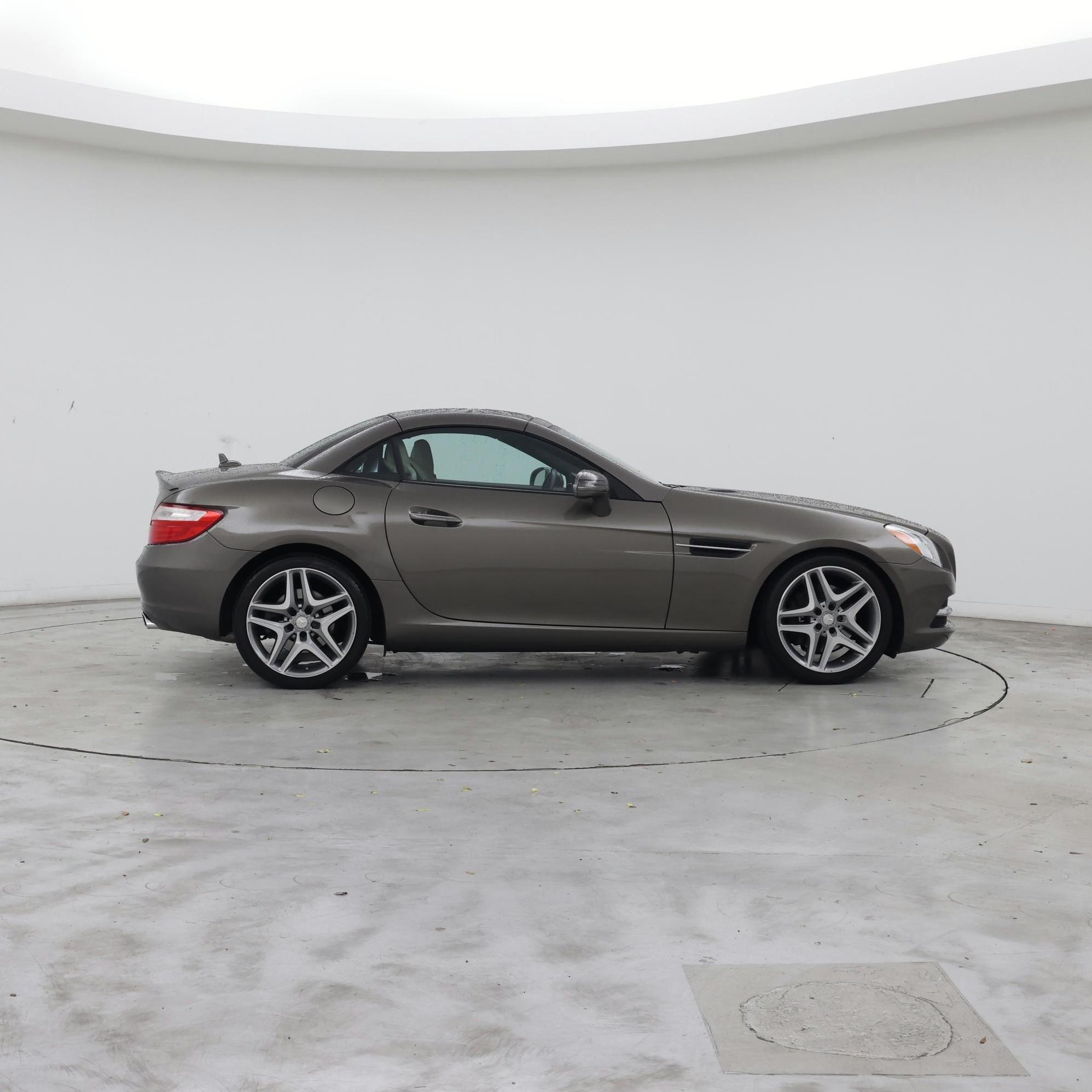 Thumbnail: 2016 Mercedes-Benz SLK - 7
