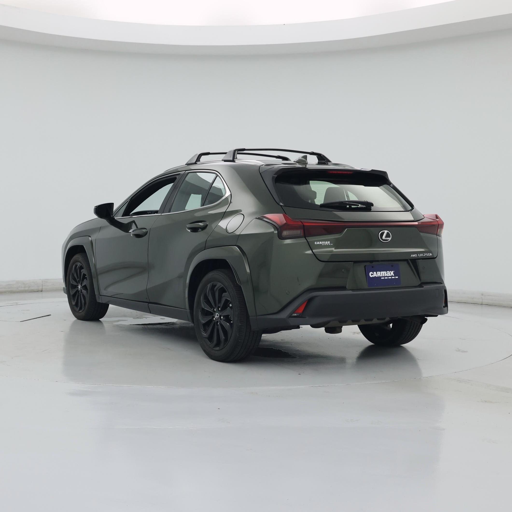 Thumbnail: 2024 Lexus UX - 2