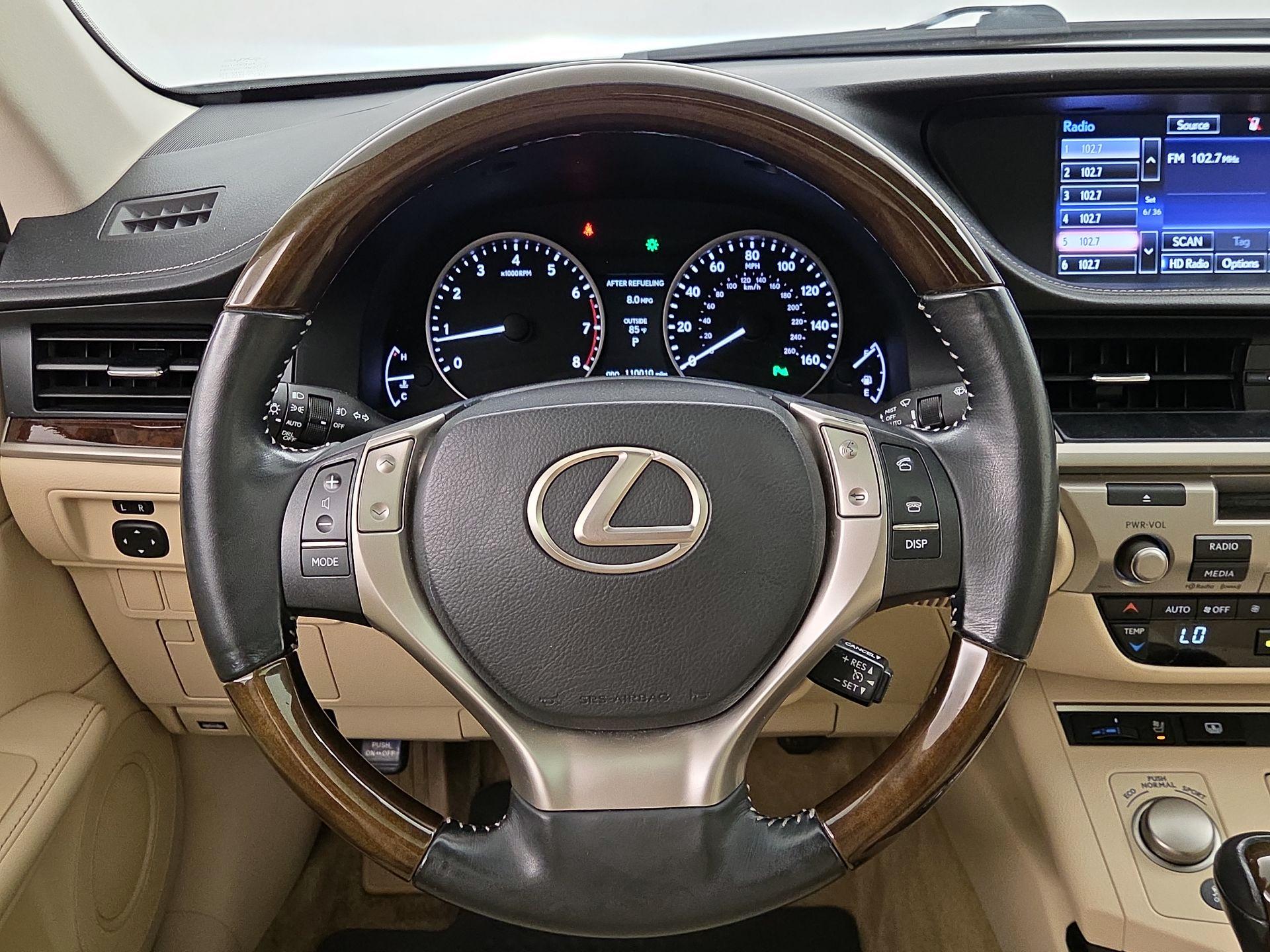 Thumbnail: 2015 Lexus ES - 10