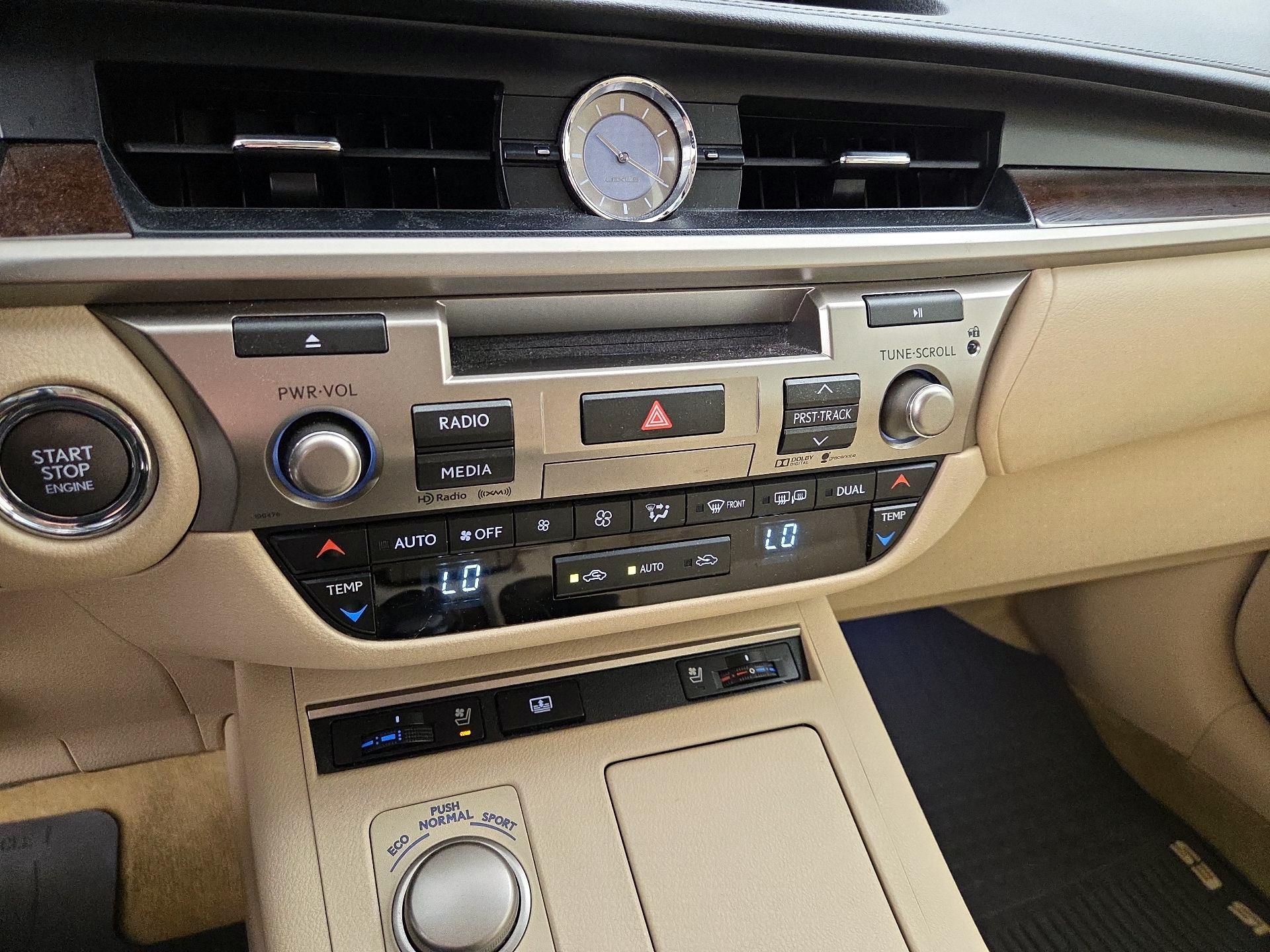Thumbnail: 2015 Lexus ES - 17