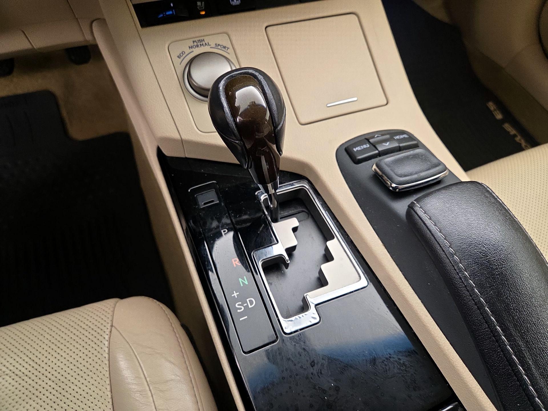 Thumbnail: 2015 Lexus ES - 18