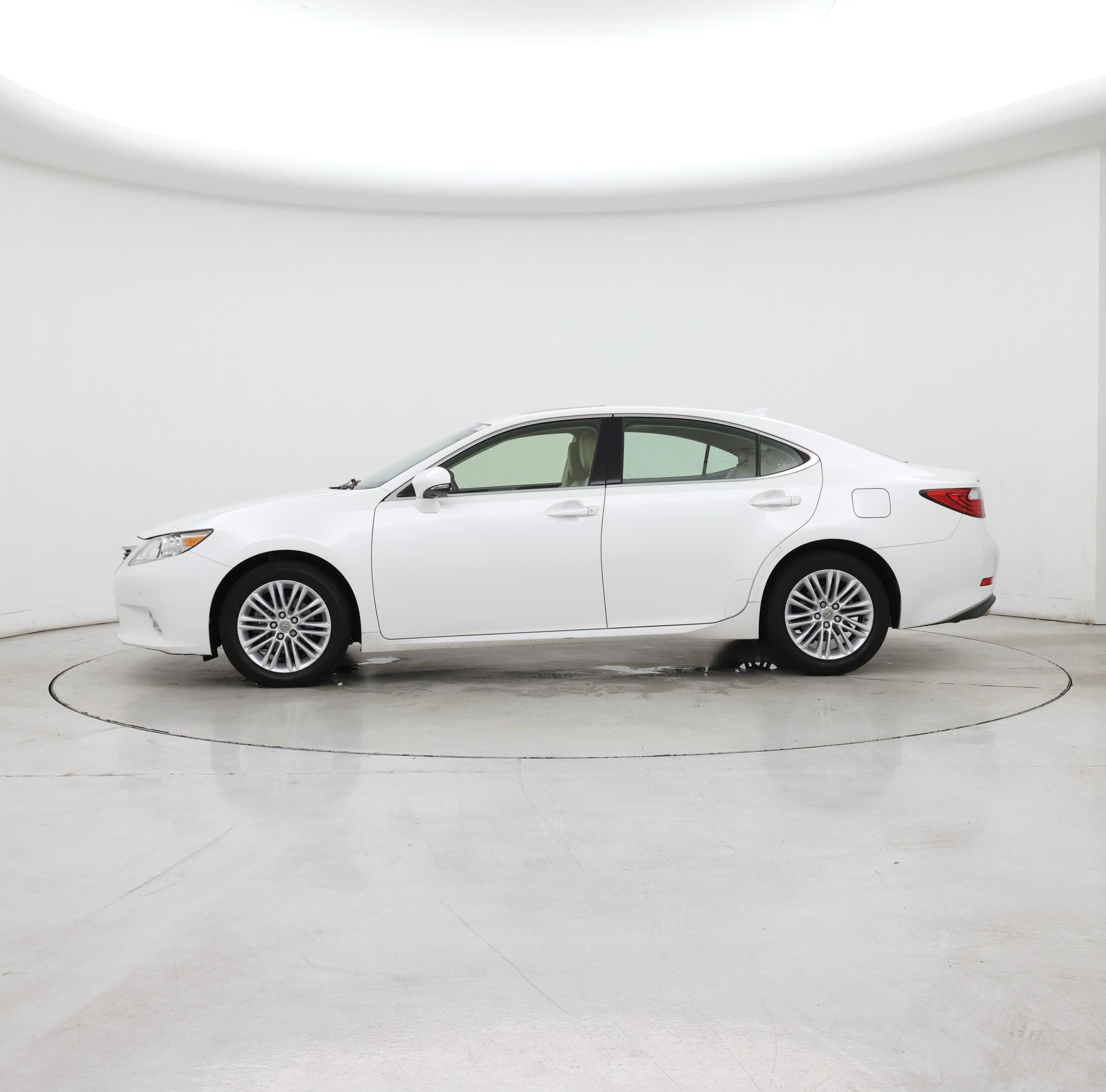 Thumbnail: 2015 Lexus ES - 3