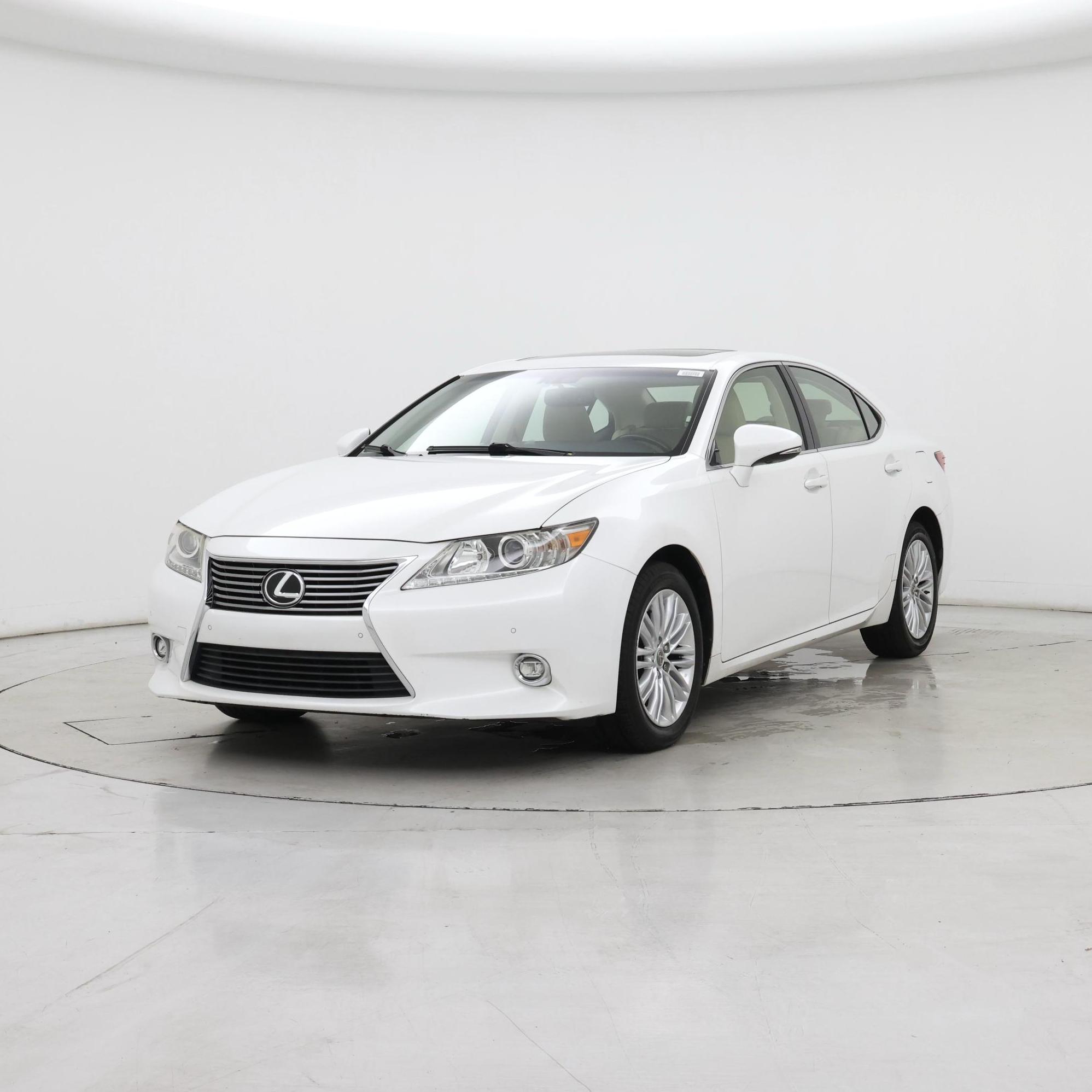 Thumbnail: 2015 Lexus ES - 4