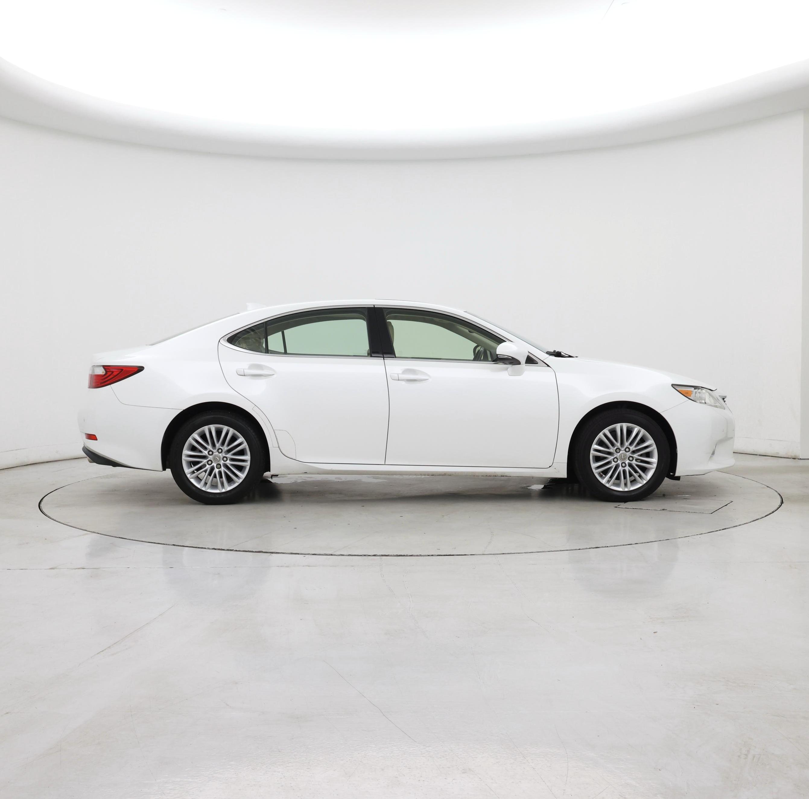 Thumbnail: 2015 Lexus ES - 7