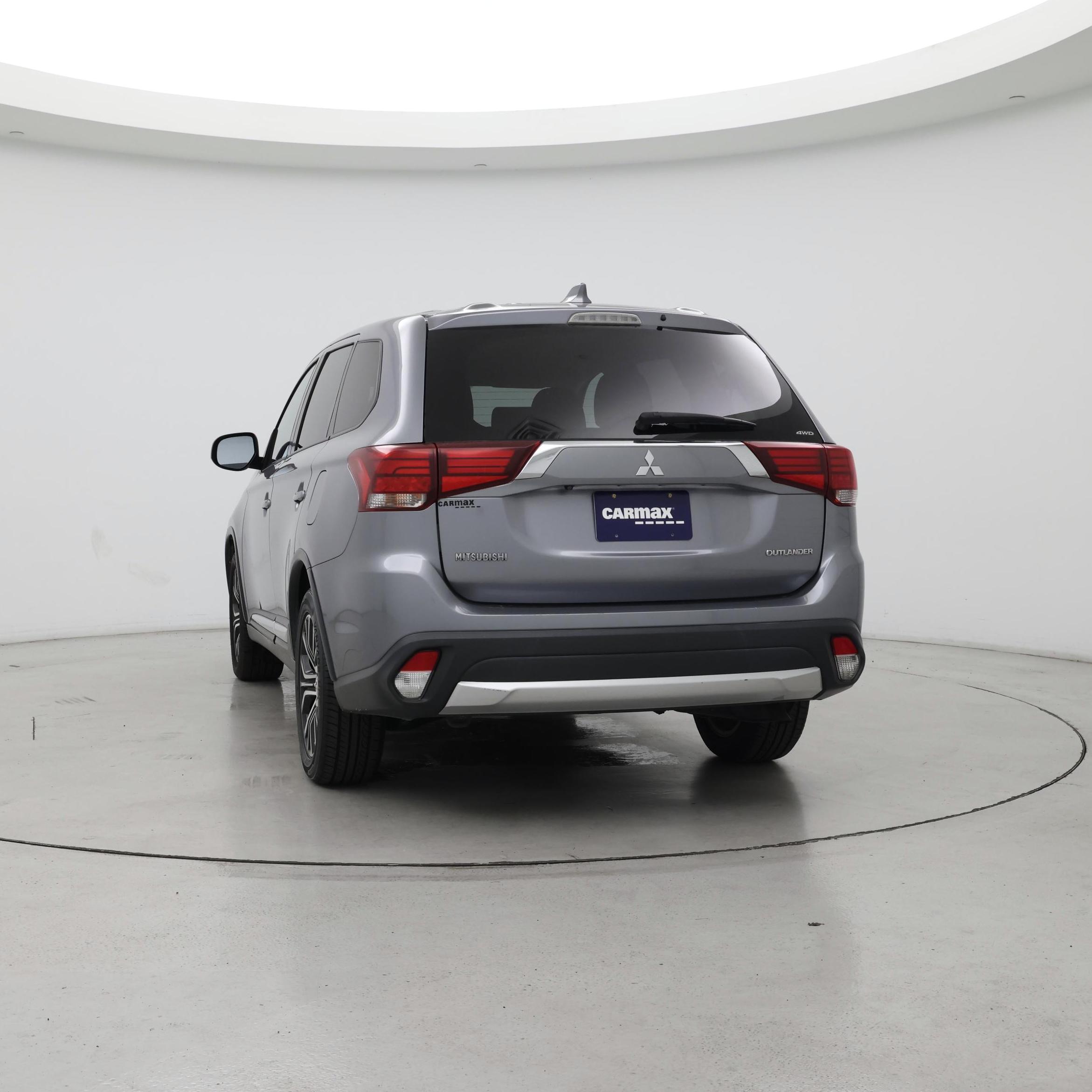 Thumbnail: 2017 Mitsubishi Outlander - 6