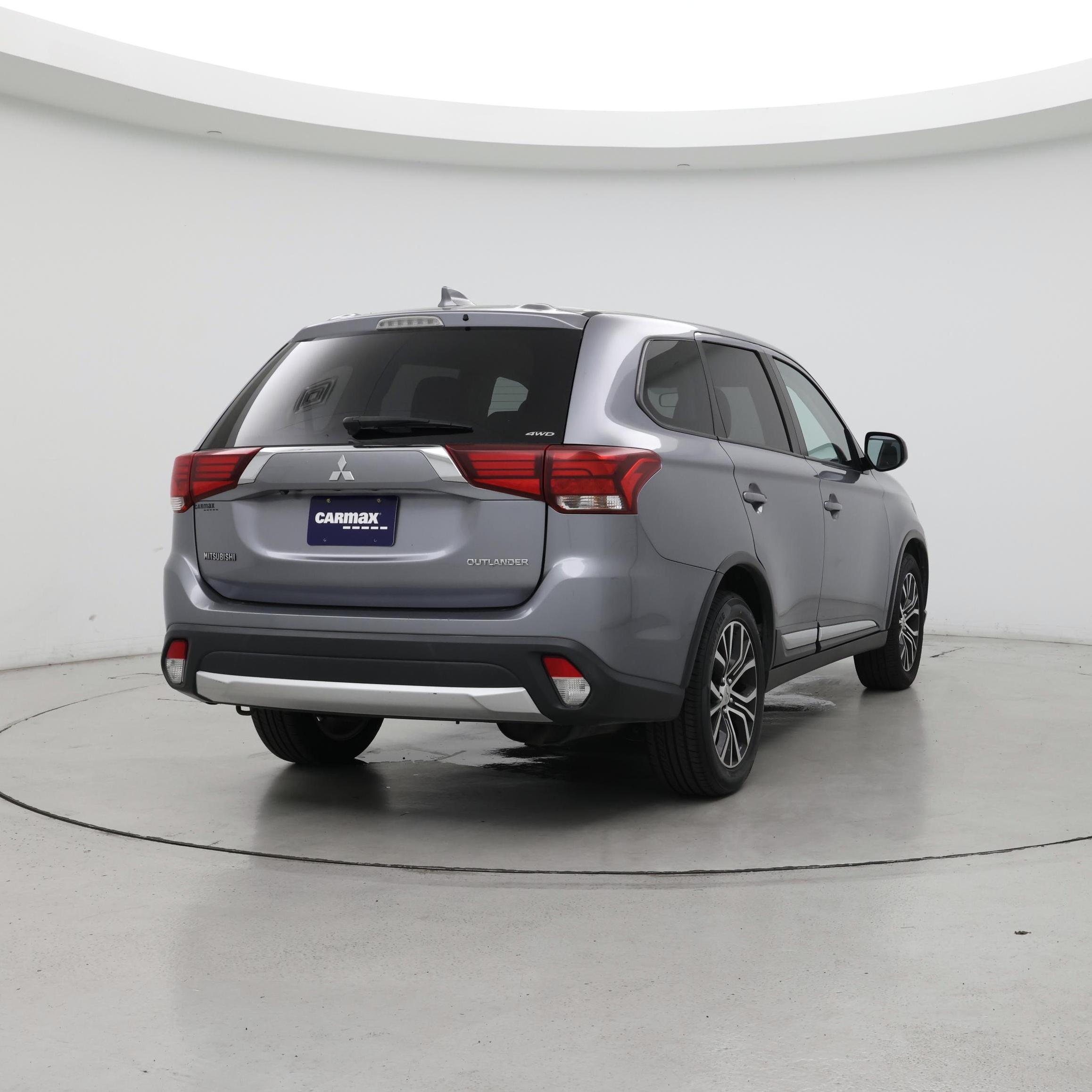 Thumbnail: 2017 Mitsubishi Outlander - 8