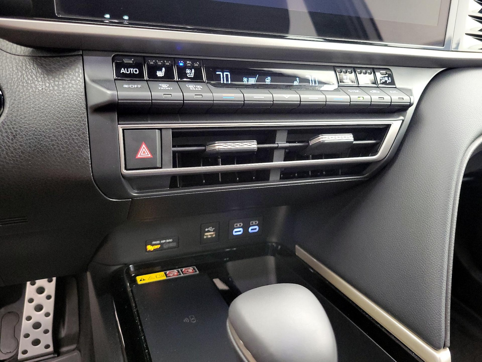 2026 Toyota Camry XSE - Photo 18