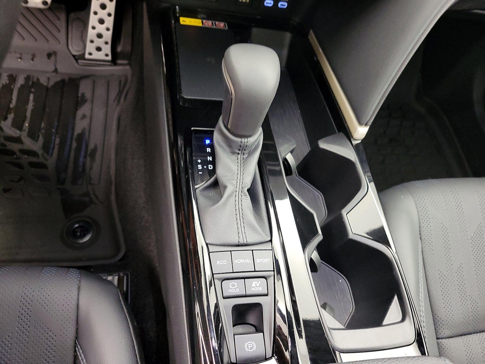 2026 Toyota Camry XSE - Photo 19