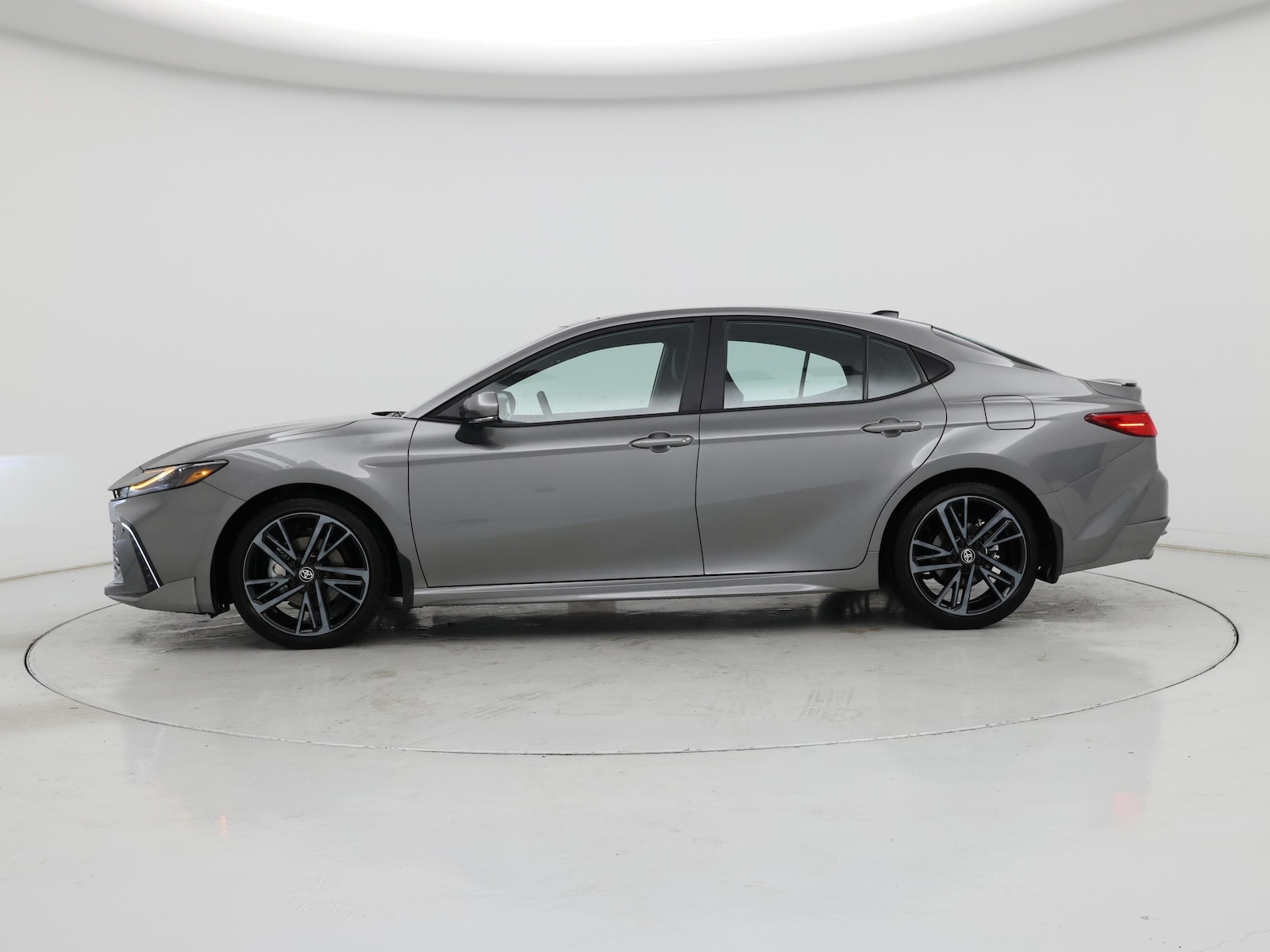 2026 Toyota Camry XSE - Photo 4