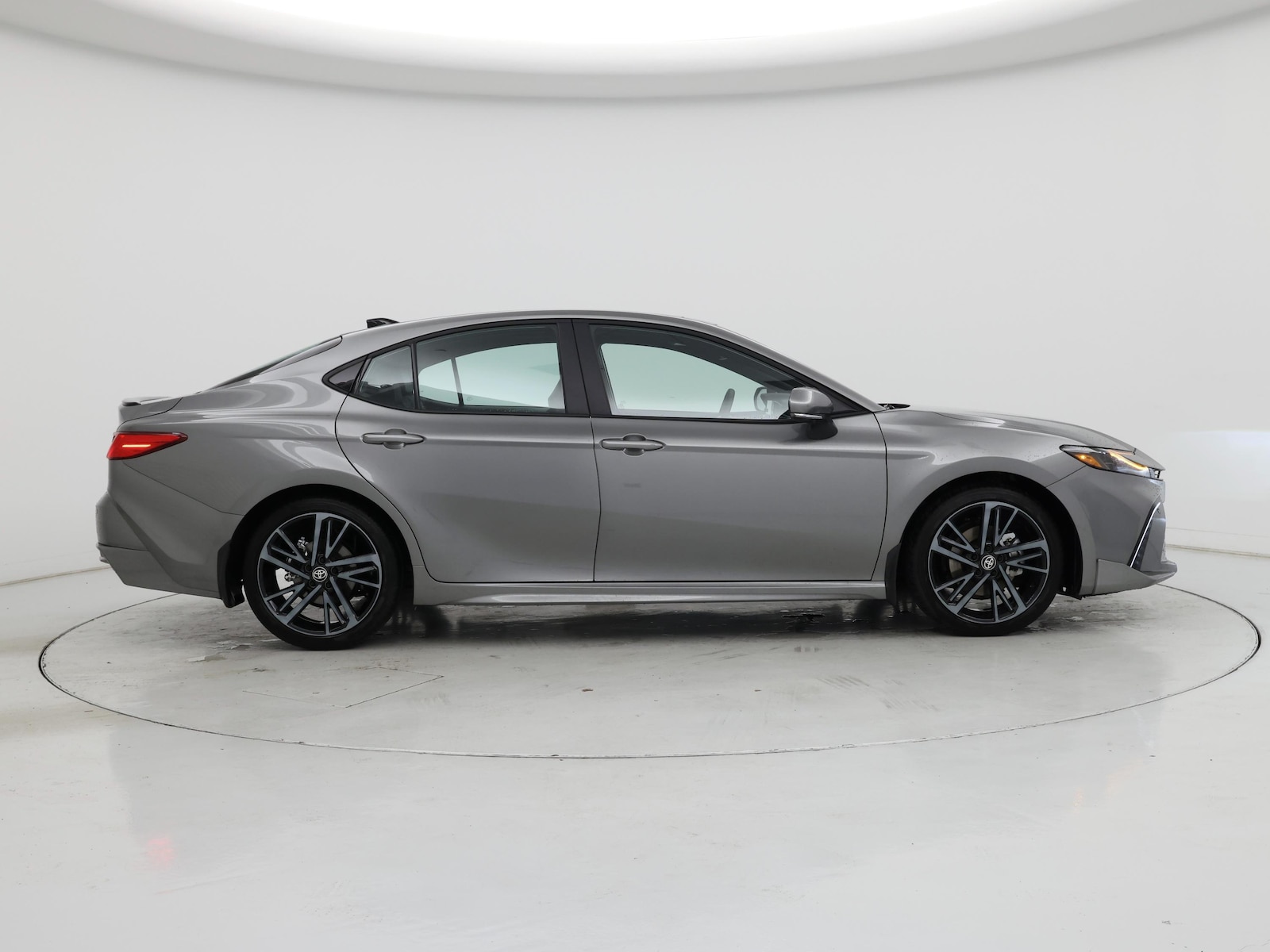 2026 Toyota Camry XSE - Photo 8