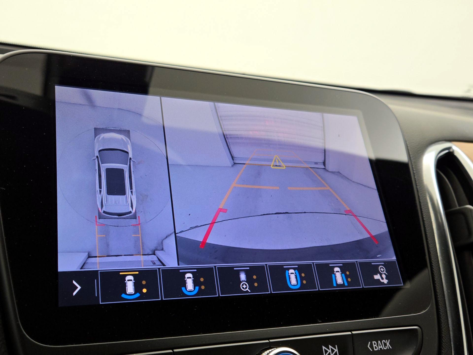 Thumbnail: 2021 Chevrolet Equinox - 15