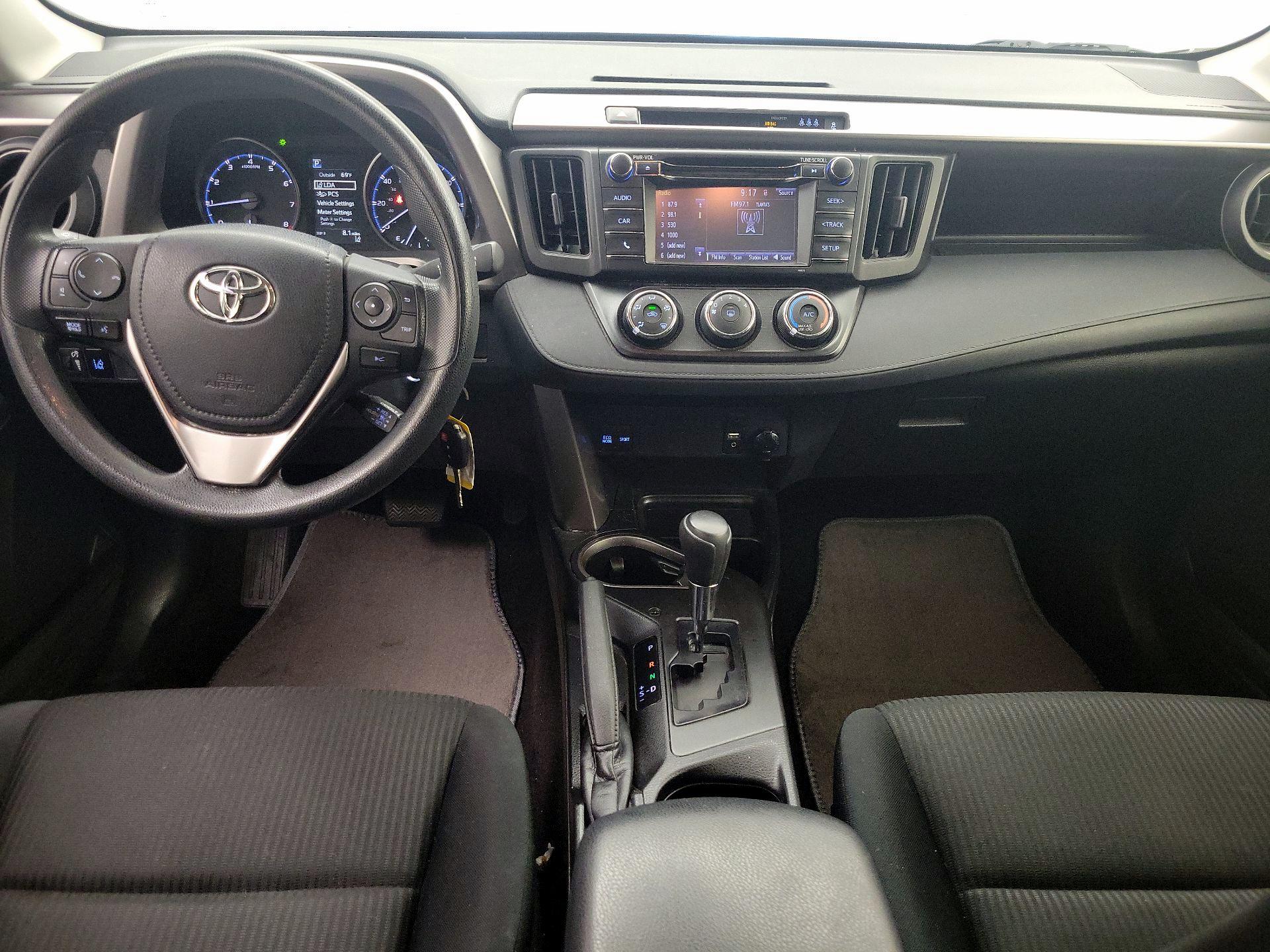 Thumbnail: 2018 Toyota RAV4 - 9