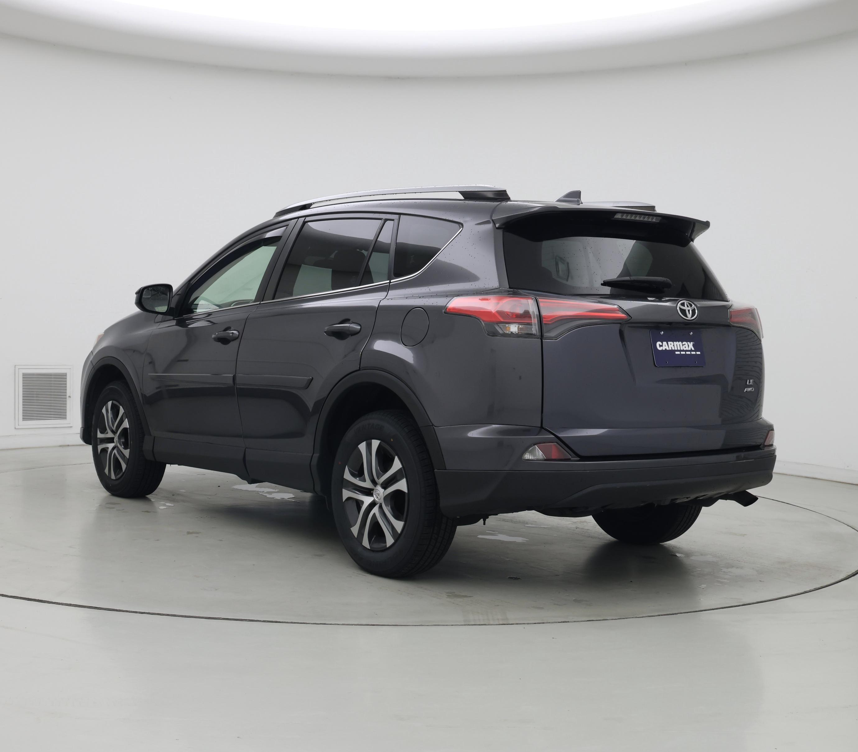 Thumbnail: 2018 Toyota RAV4 - 2