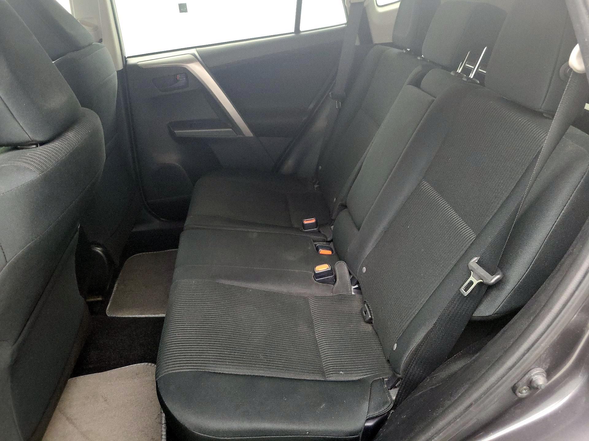 Thumbnail: 2018 Toyota RAV4 - 19