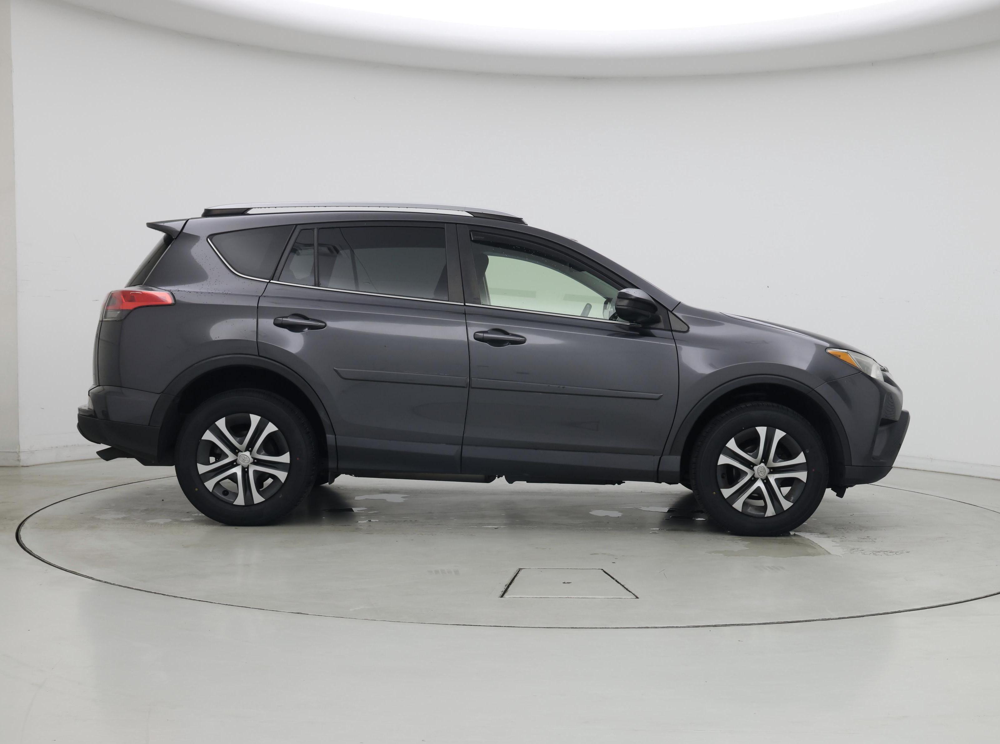 Thumbnail: 2018 Toyota RAV4 - 7