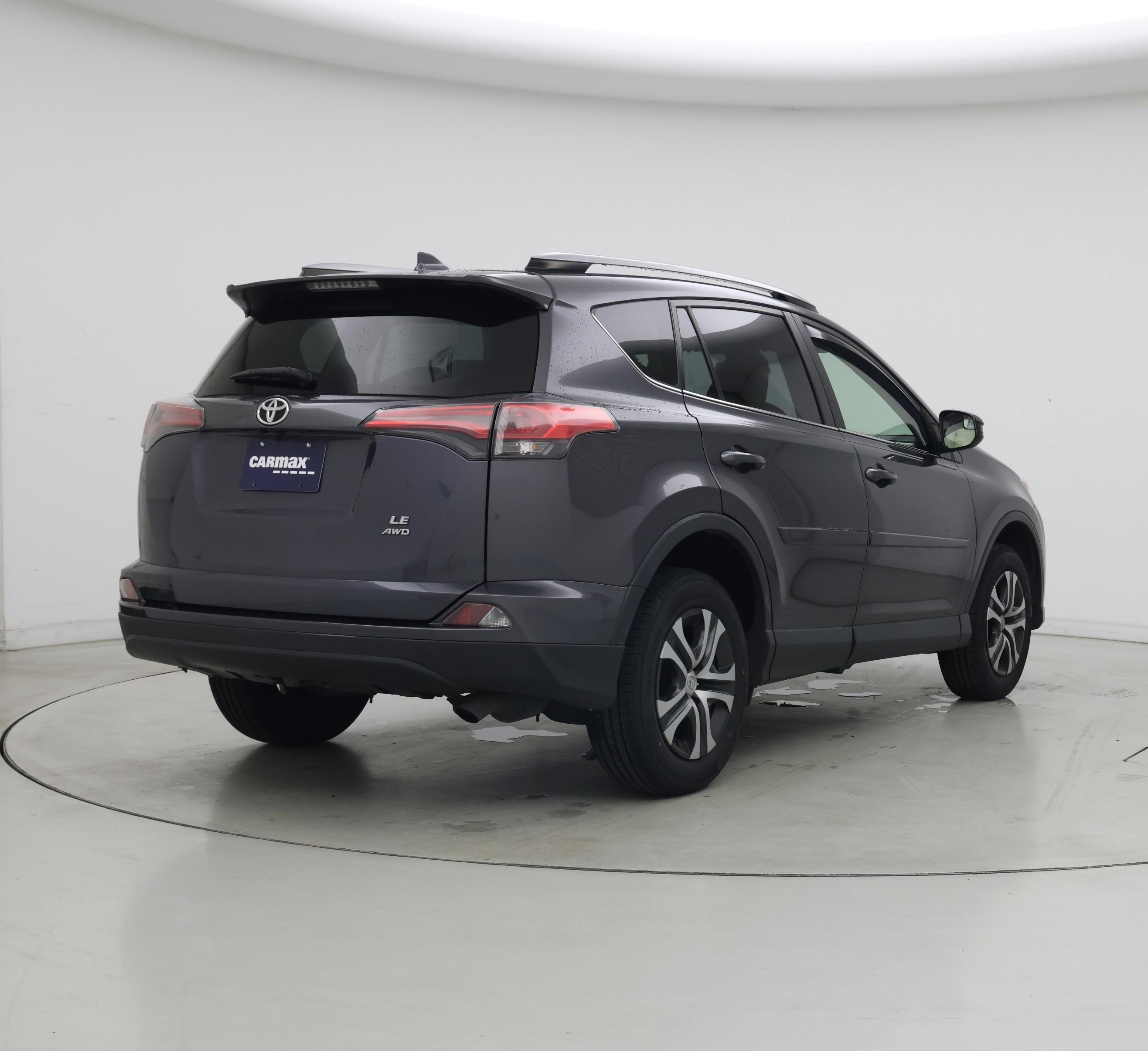 Thumbnail: 2018 Toyota RAV4 - 8