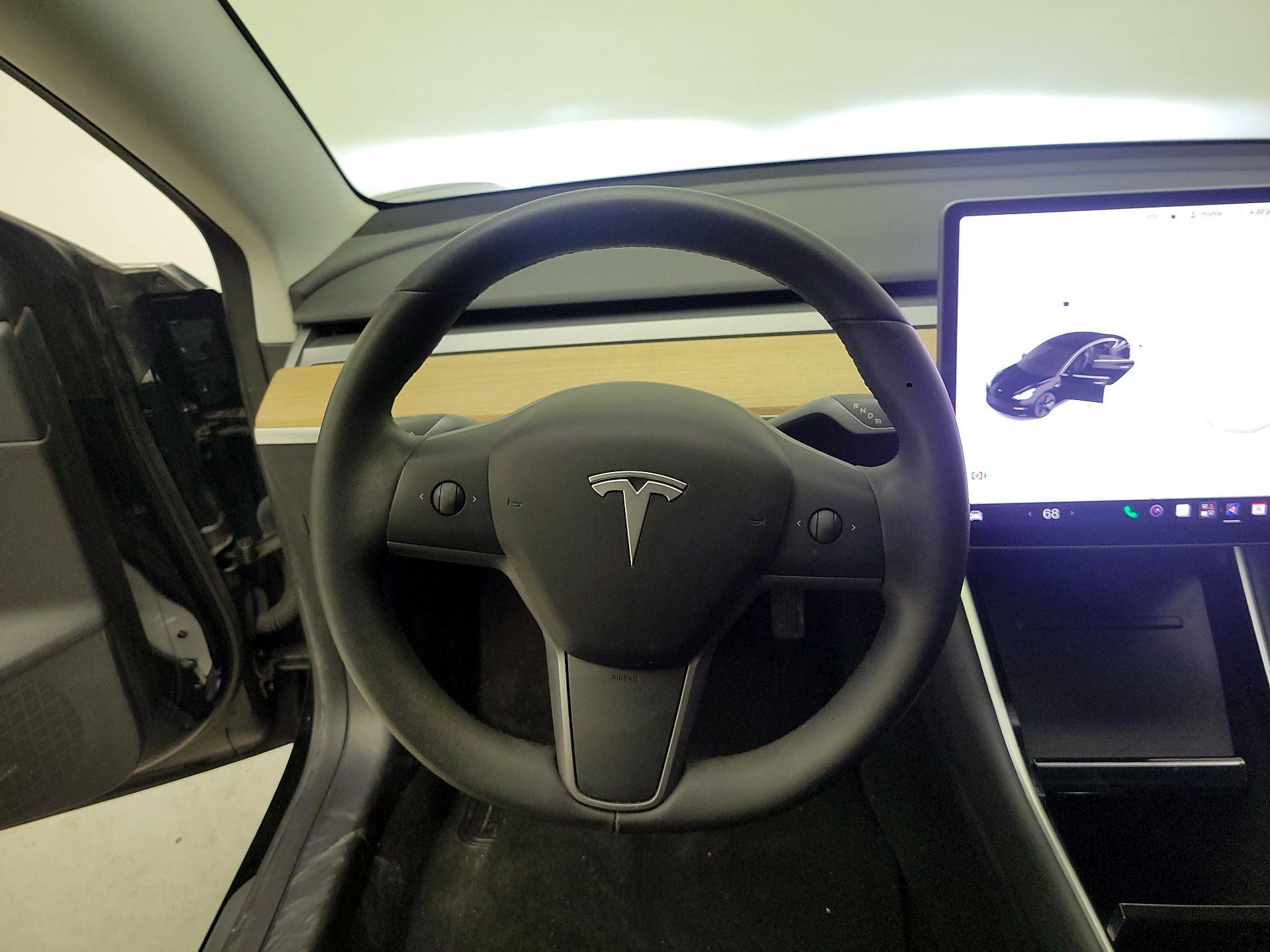 Thumbnail: 2020 Tesla Model 3 - 10