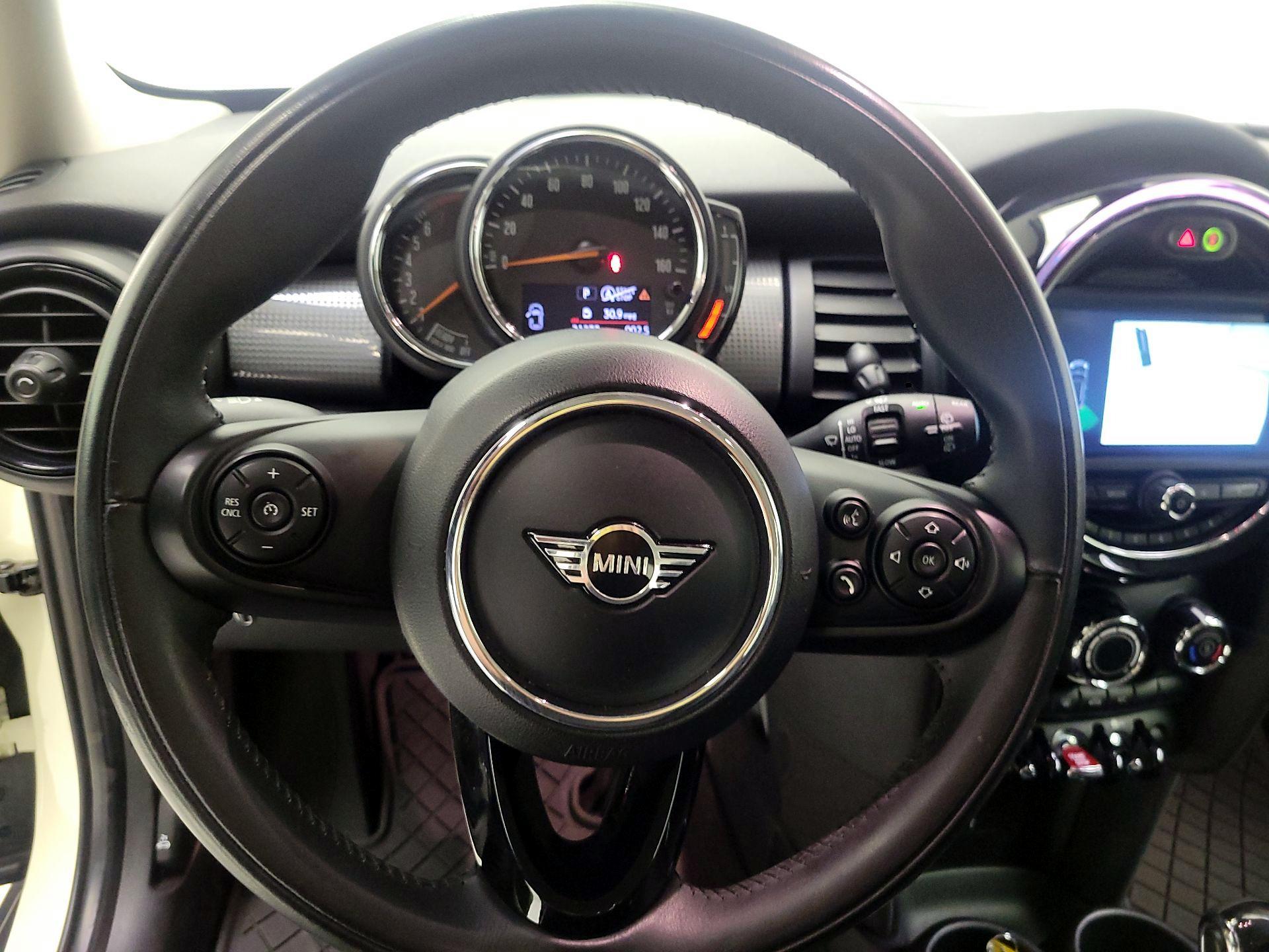 Thumbnail: 2020 MINI Cooper Hardtop - 10