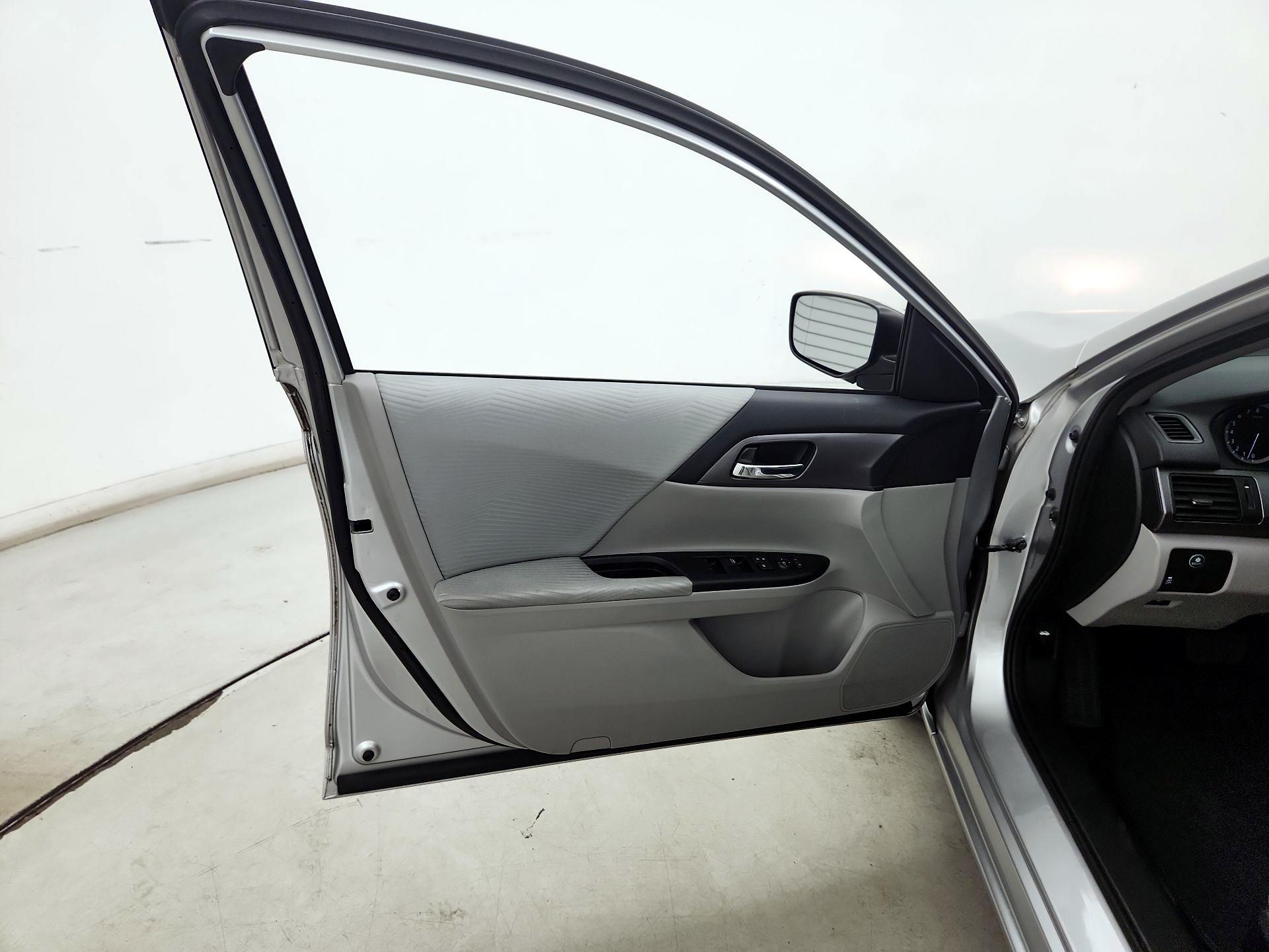 Thumbnail: 2015 Honda Accord - 12