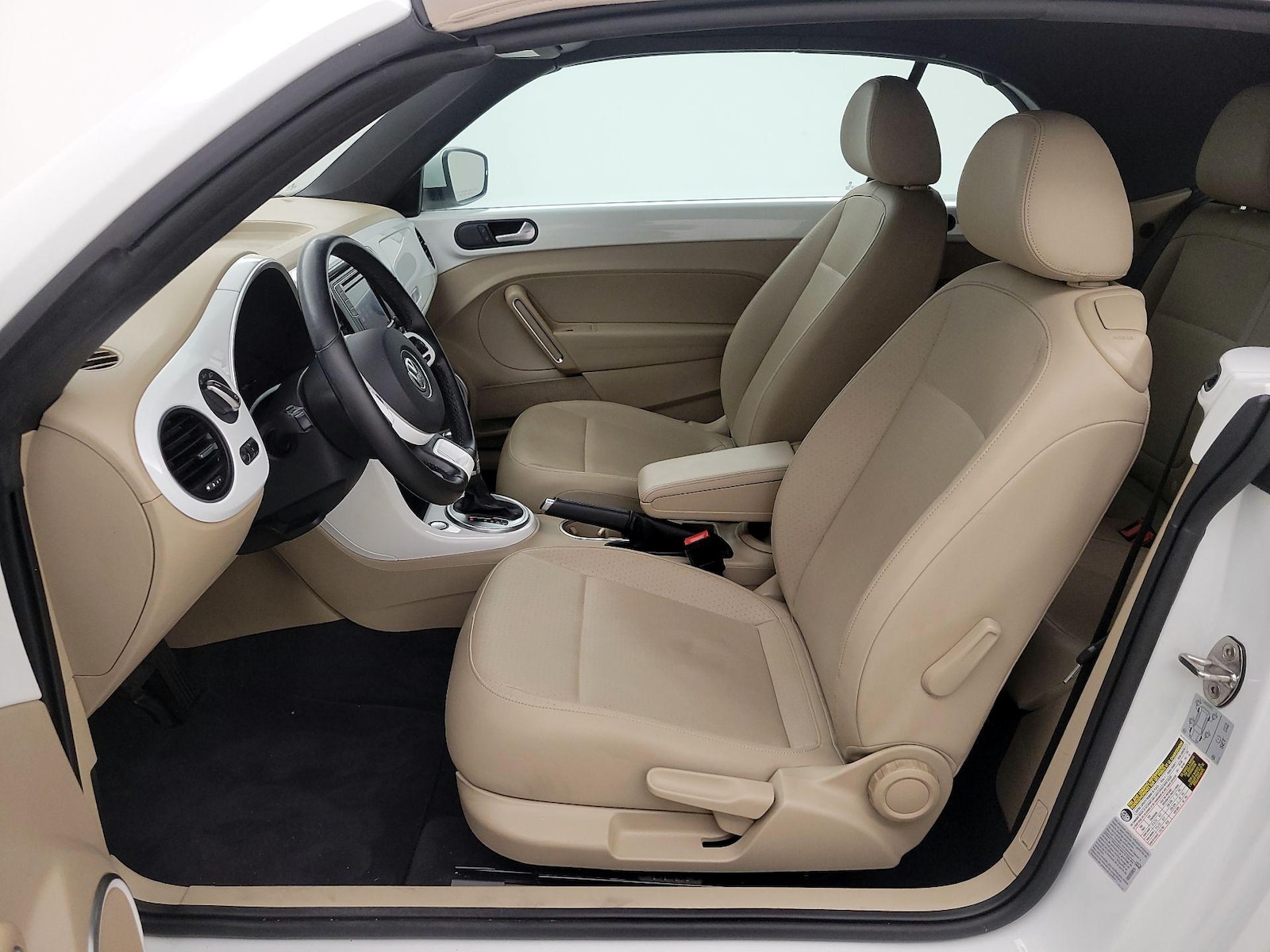2018 Volkswagen Beetle S - Photo 12