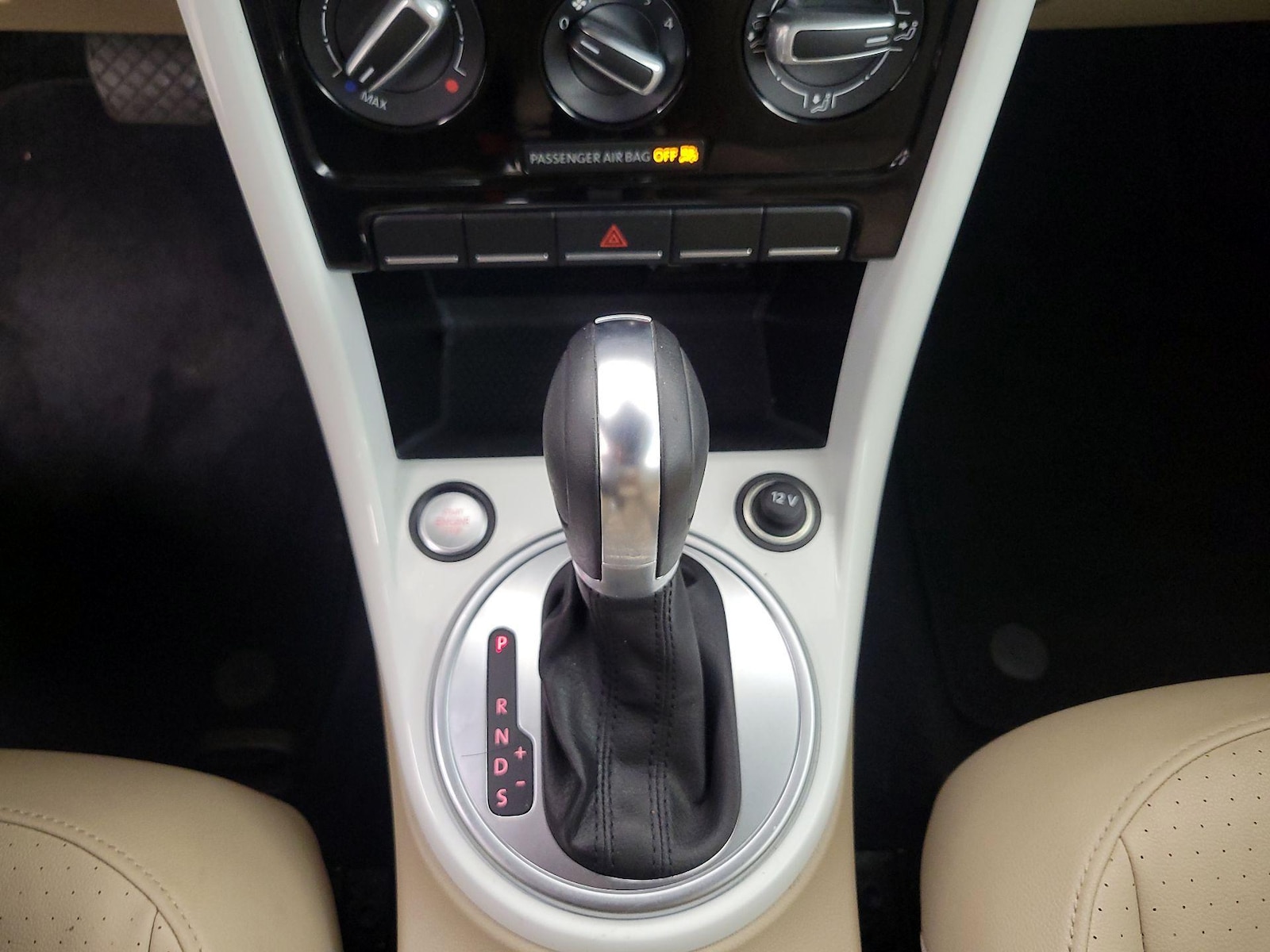2018 Volkswagen Beetle S - Photo 18