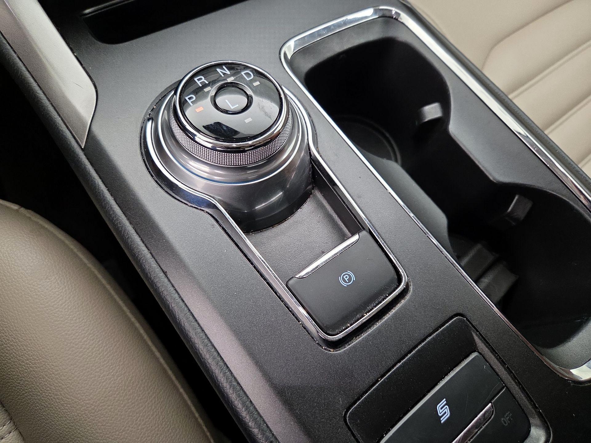Thumbnail: 2020 Ford Fusion - 18