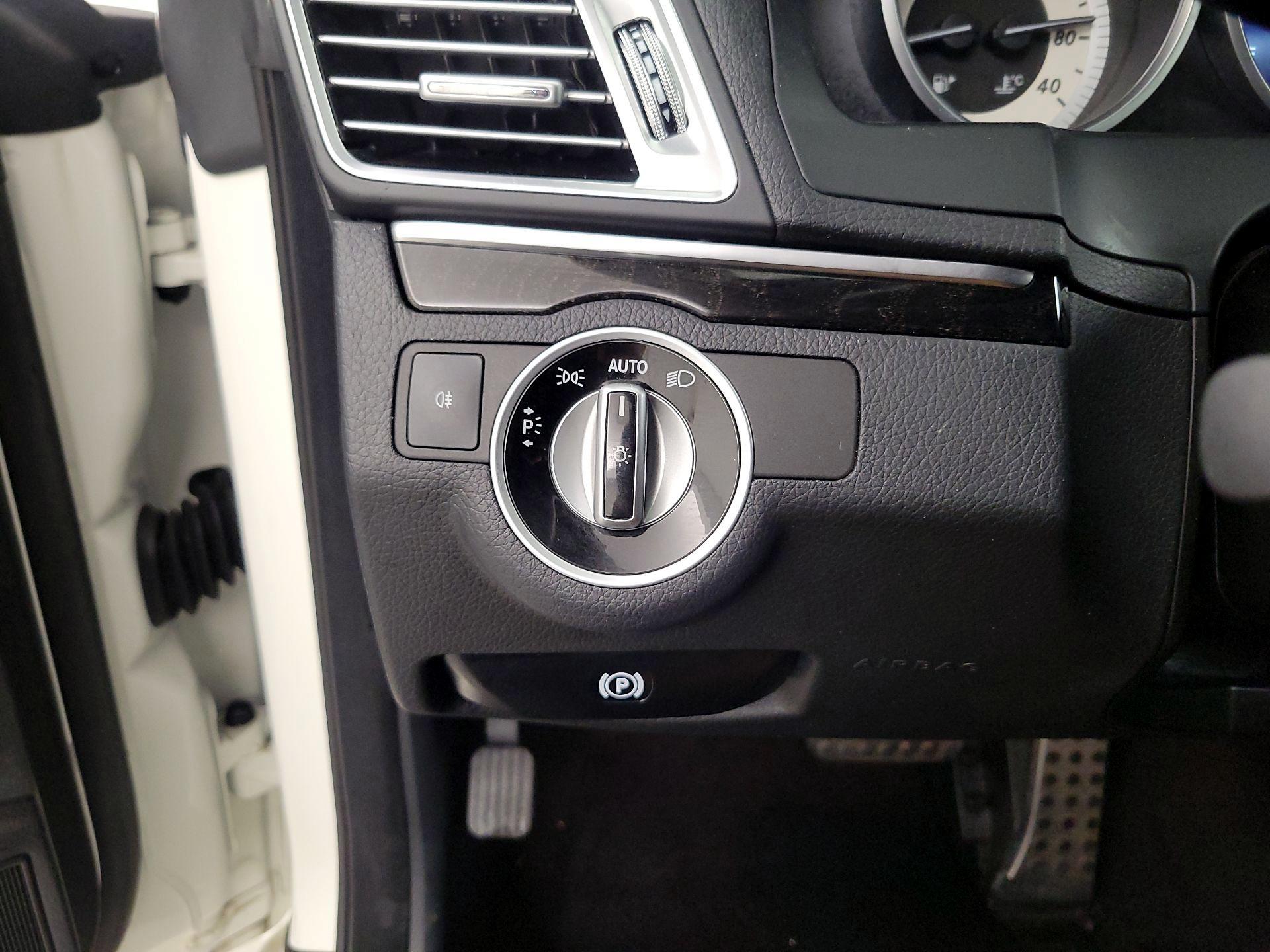 Thumbnail: 2015 Mercedes-Benz E-Class - 13