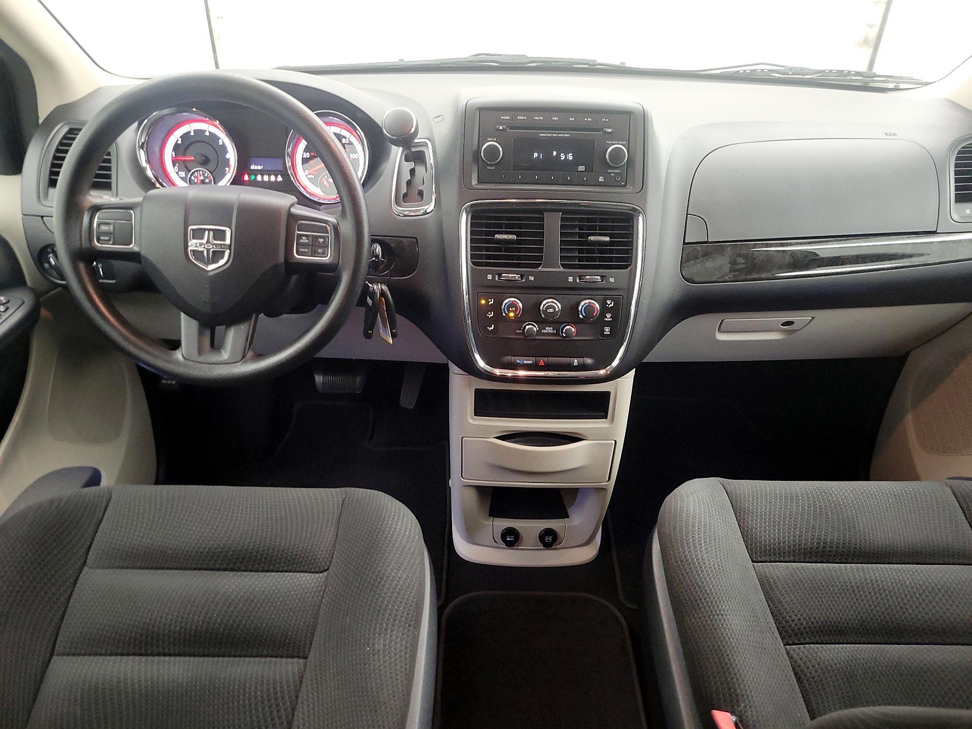 Thumbnail: 2017 Dodge Grand Caravan - 9