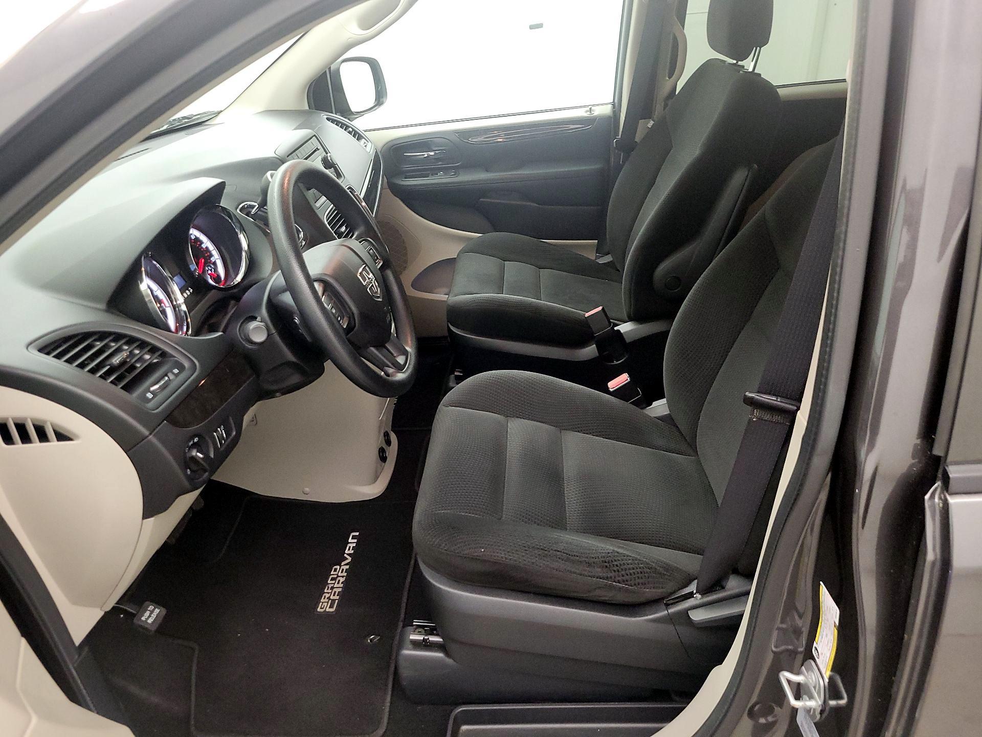 Thumbnail: 2017 Dodge Grand Caravan - 11