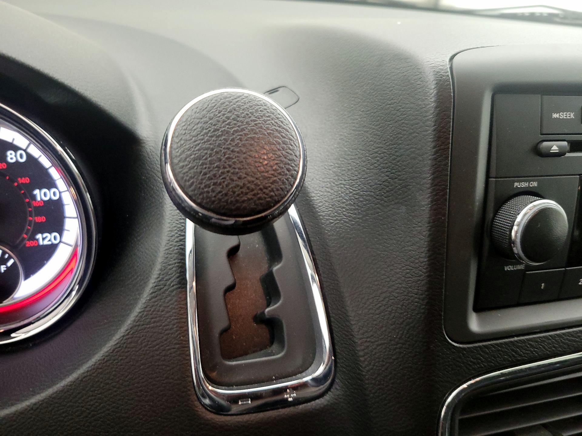 Thumbnail: 2017 Dodge Grand Caravan - 16