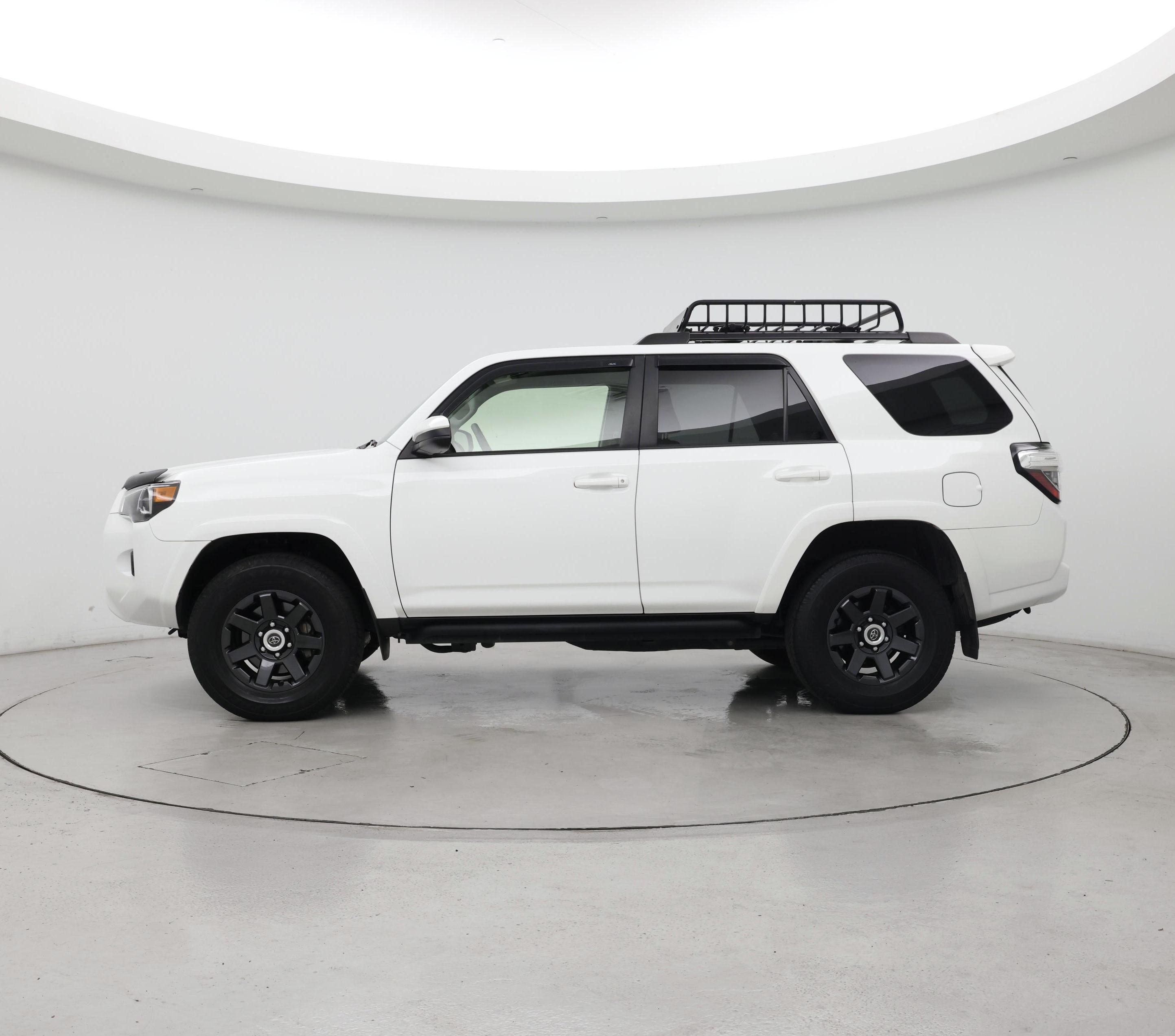Thumbnail: 2022 Toyota 4Runner - 3