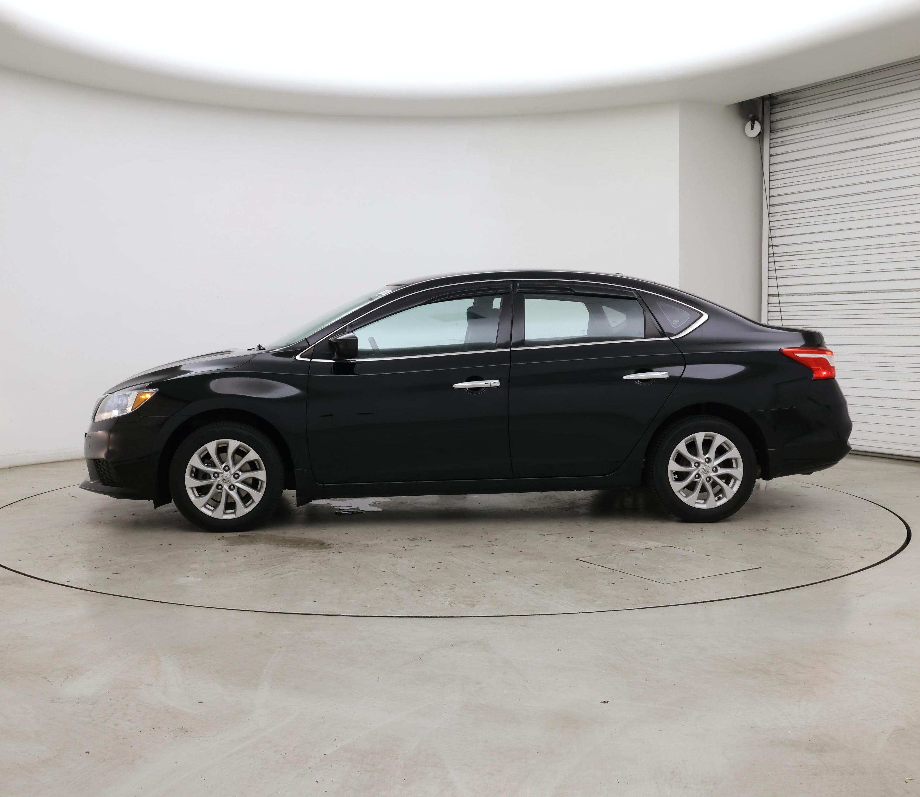 Thumbnail: 2018 Nissan Sentra - 3