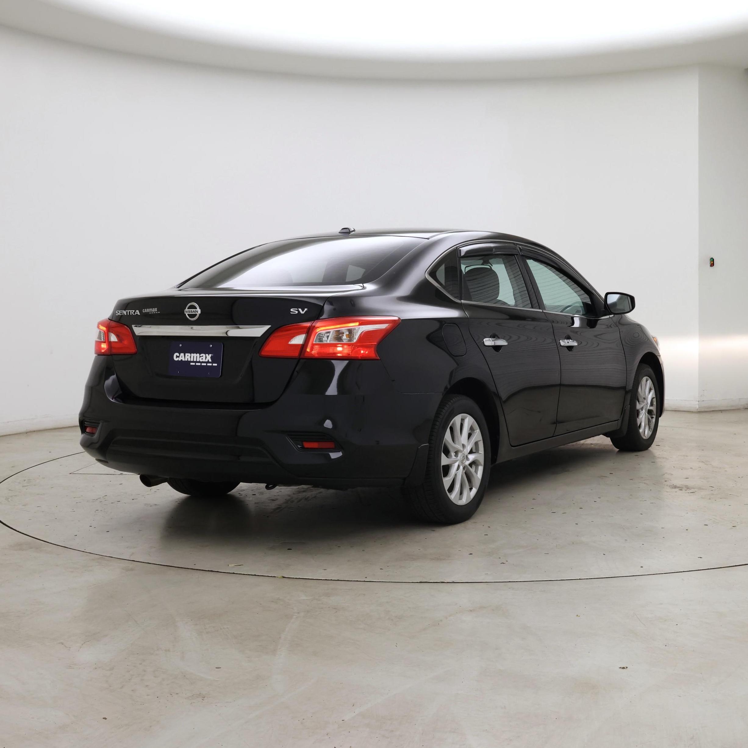 Thumbnail: 2018 Nissan Sentra - 8