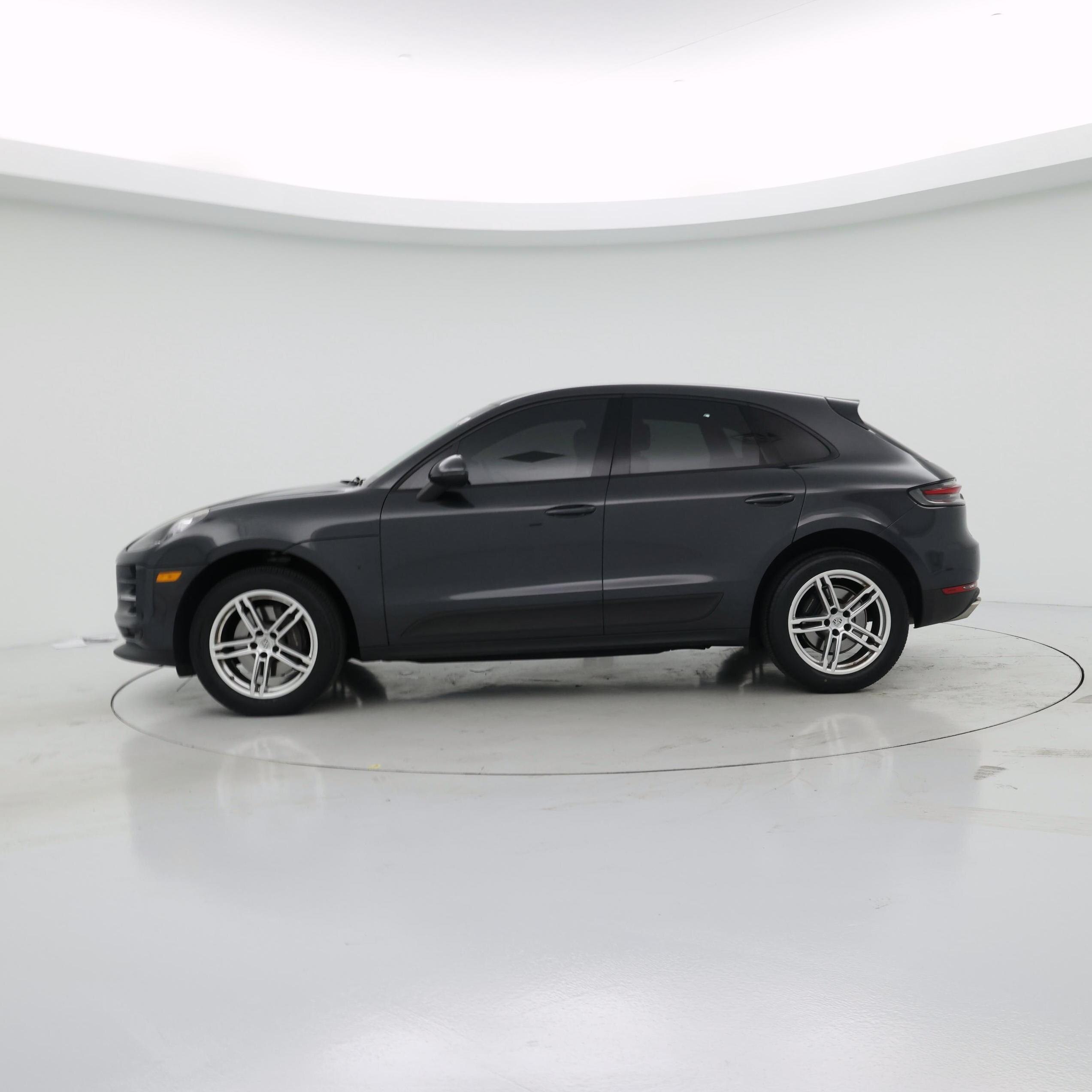 Thumbnail: 2021 Porsche Macan - 3