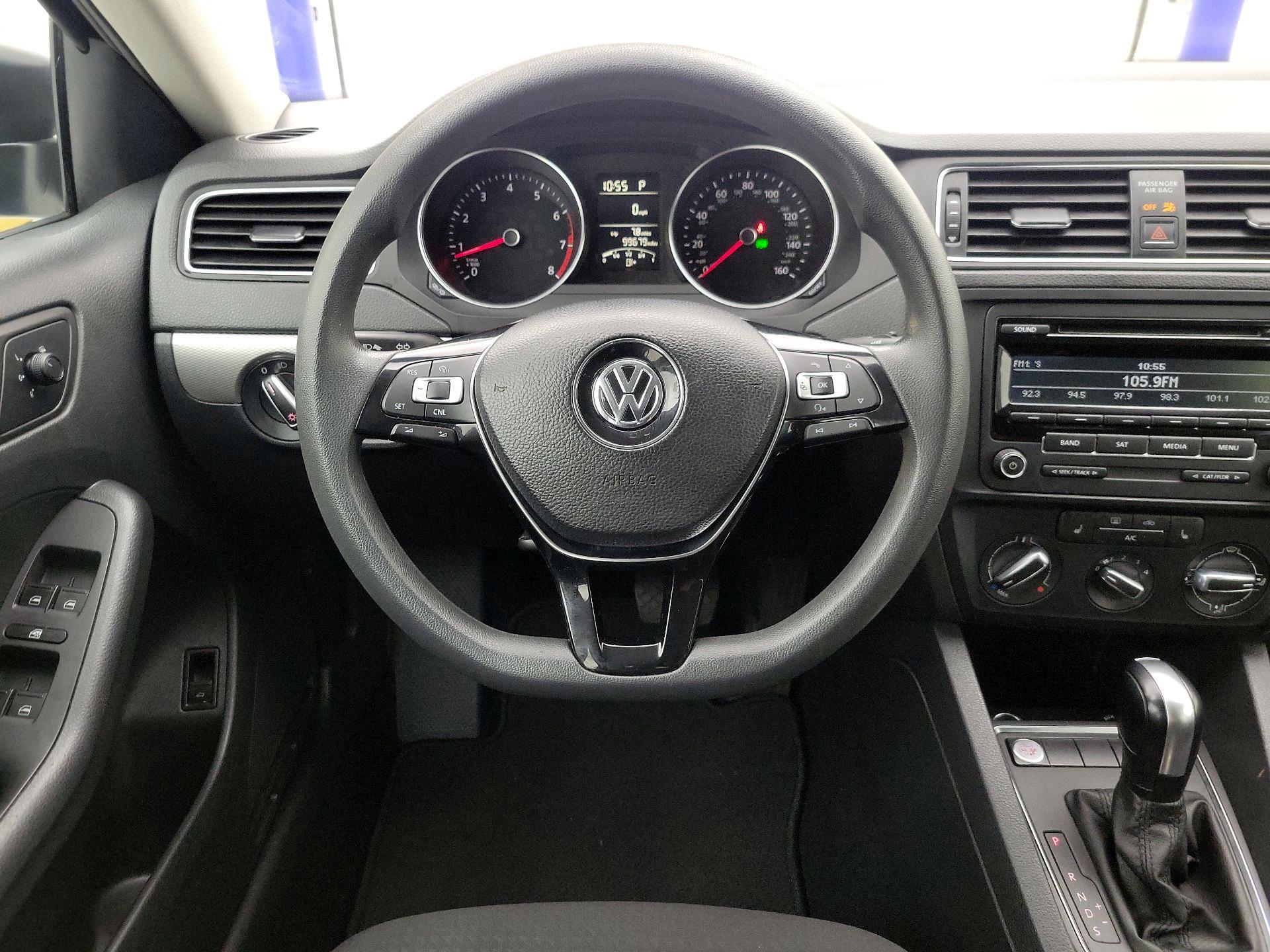 Thumbnail: 2015 Volkswagen Jetta - 10
