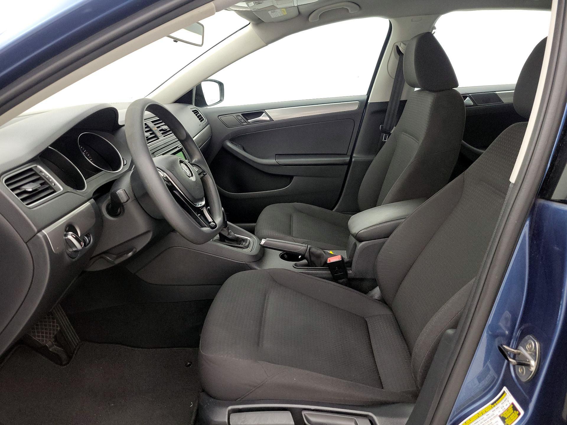 Thumbnail: 2015 Volkswagen Jetta - 11