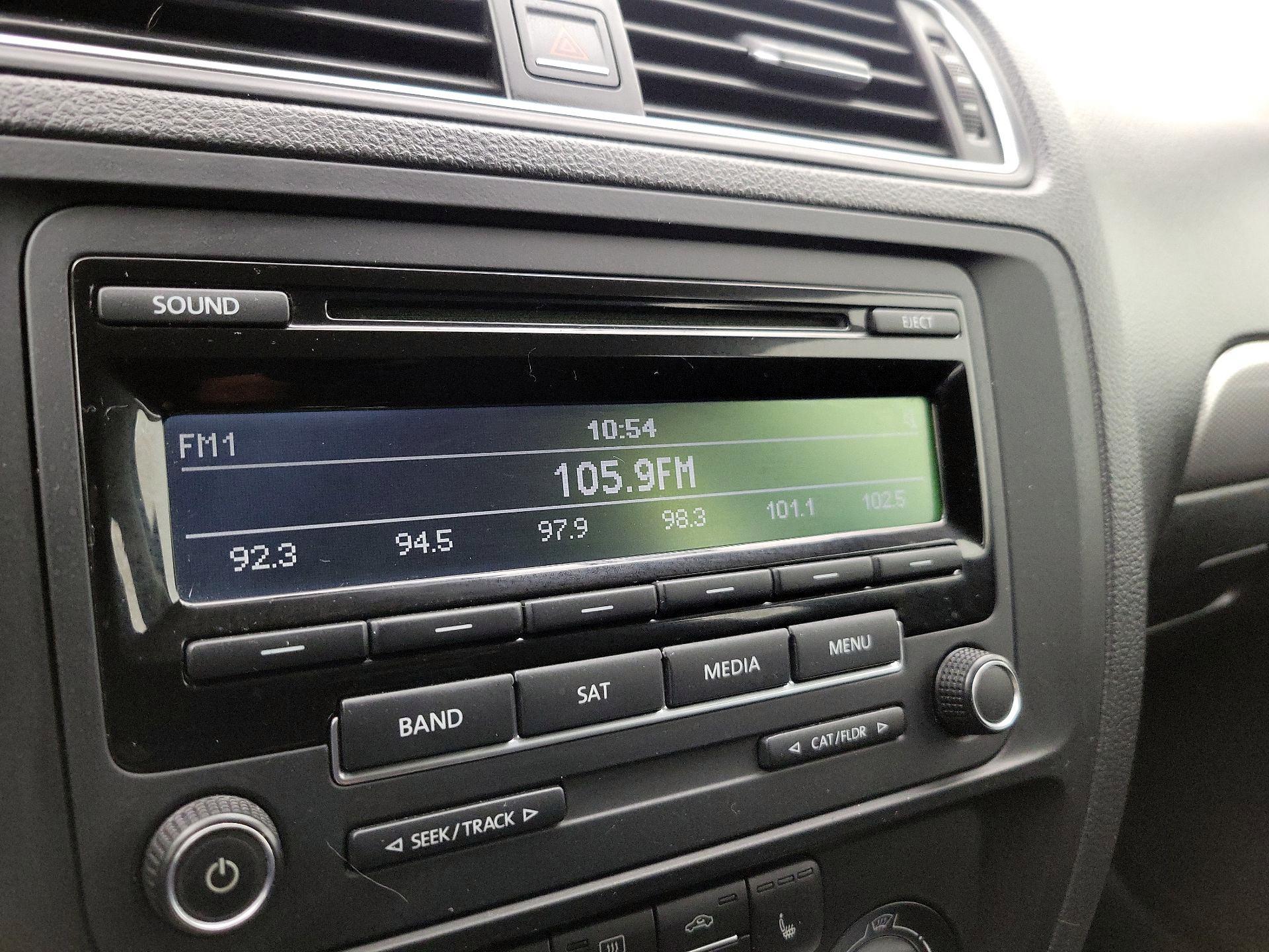 Thumbnail: 2015 Volkswagen Jetta - 14