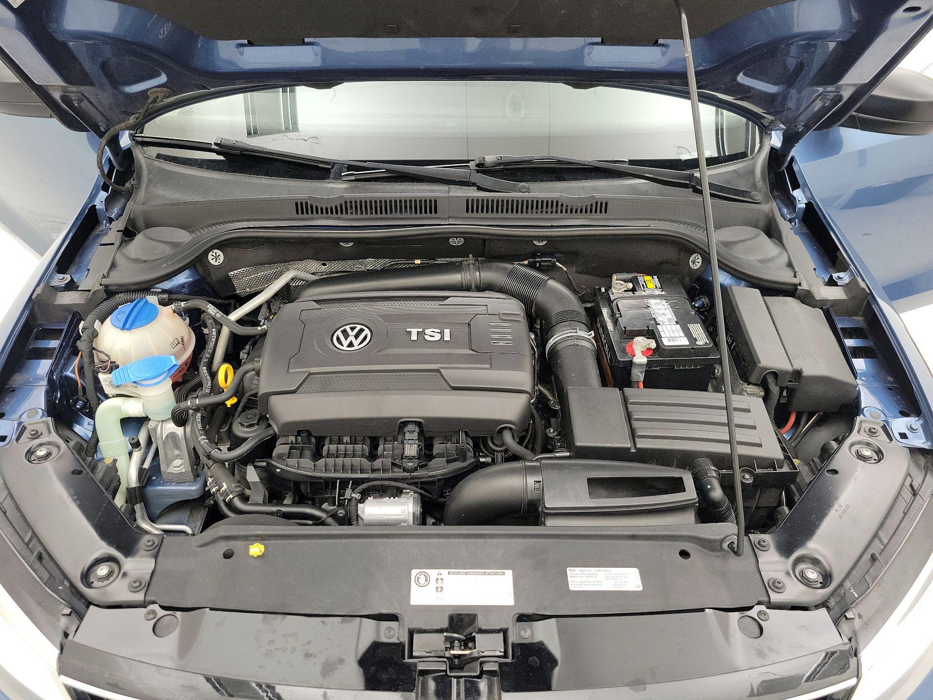 Thumbnail: 2015 Volkswagen Jetta - 20