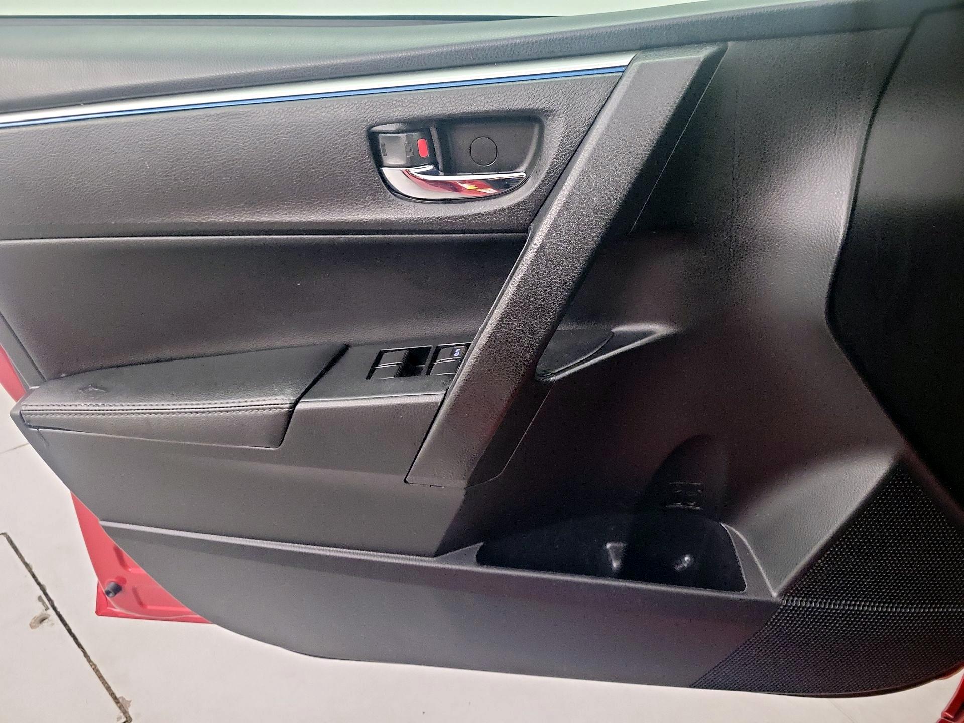 Thumbnail: 2015 Toyota Corolla - 12