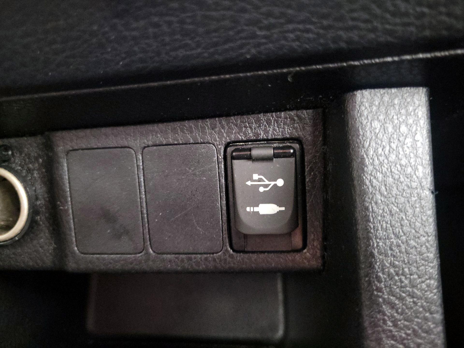 Thumbnail: 2015 Toyota Corolla - 18