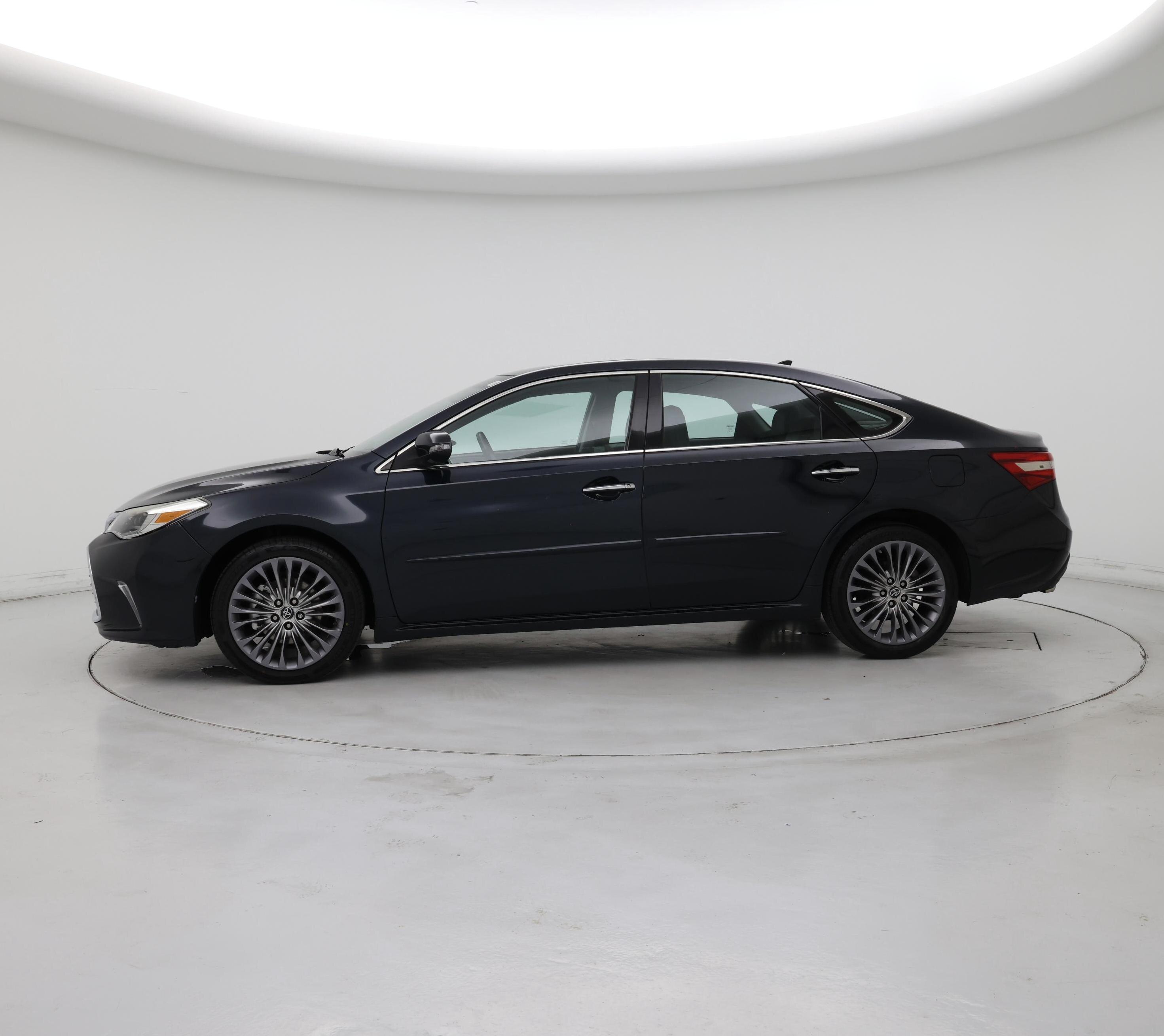 Thumbnail: 2017 Toyota Avalon - 3