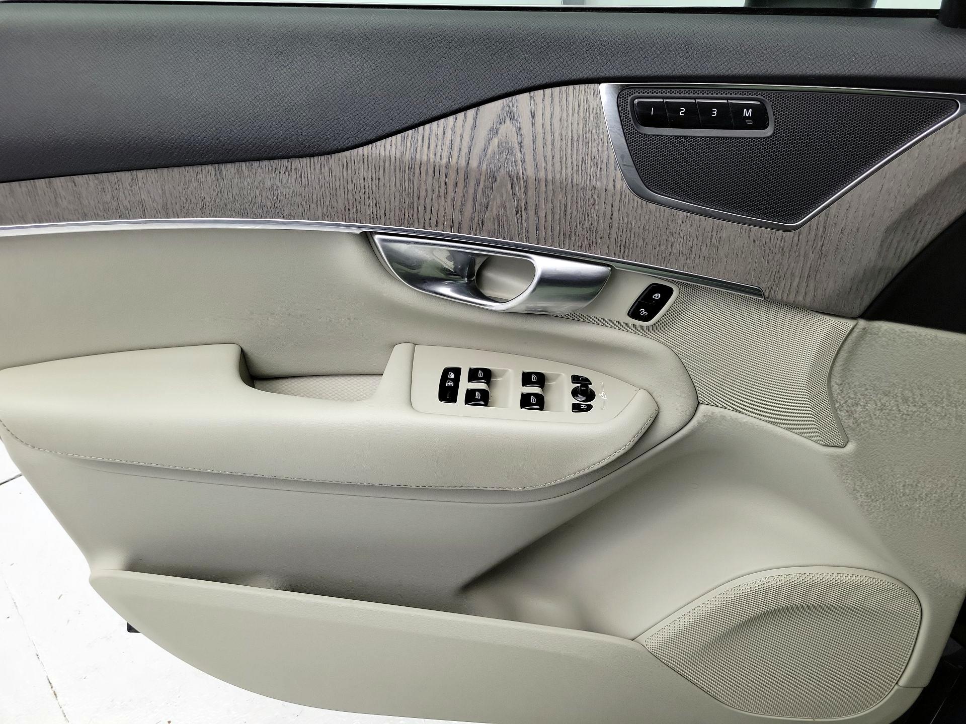 Thumbnail: 2023 Volvo XC90 - 12