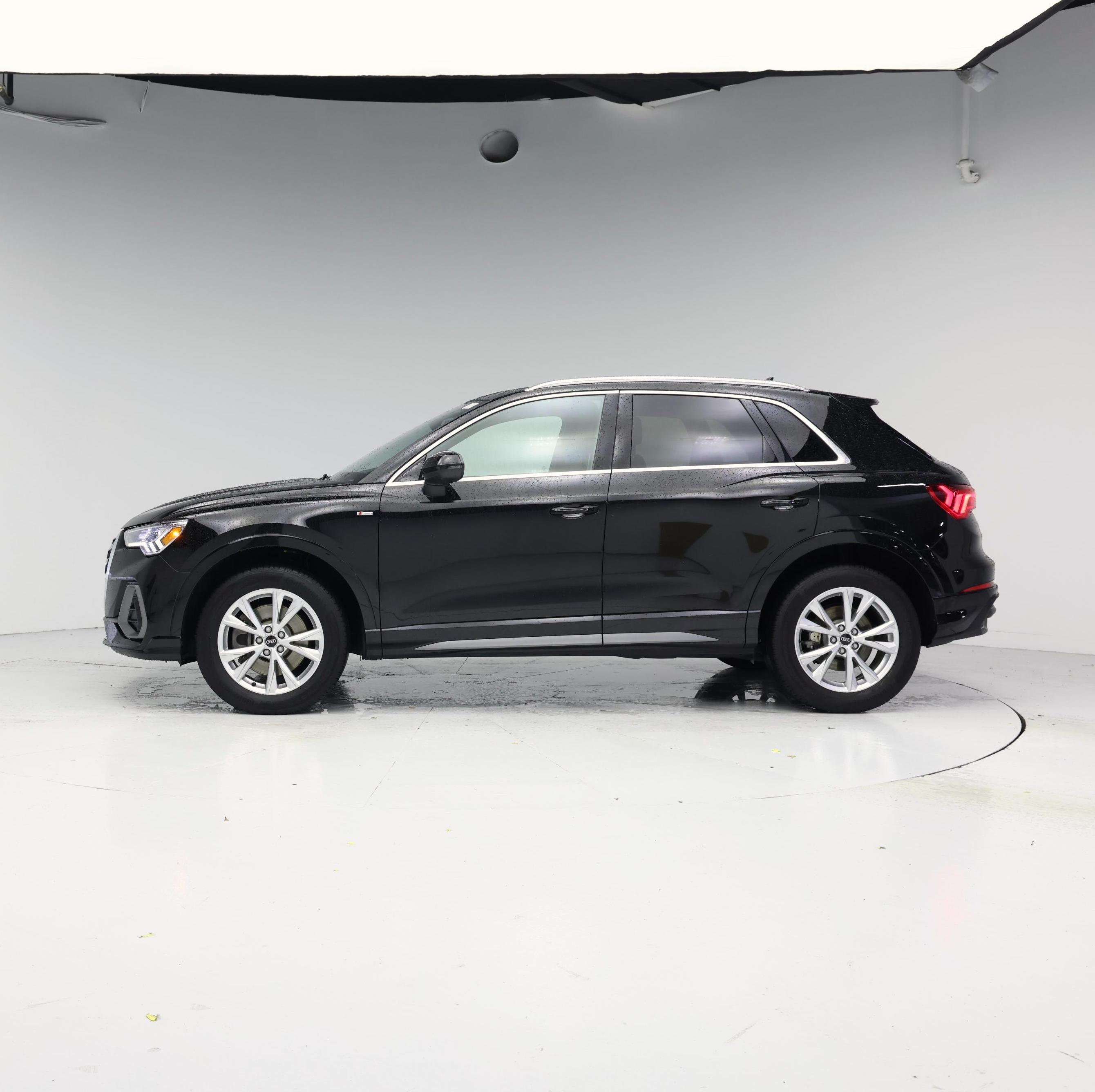 Thumbnail: 2023 Audi Q3 - 3