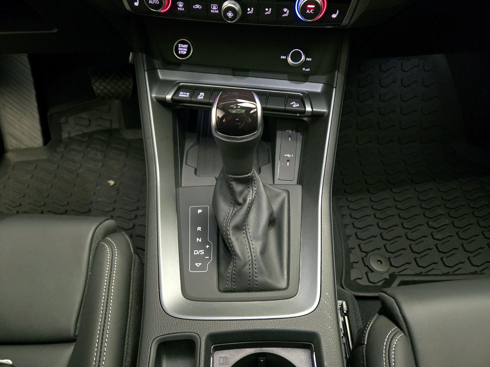 2025 Audi Q3 S Line Premium - Photo 18