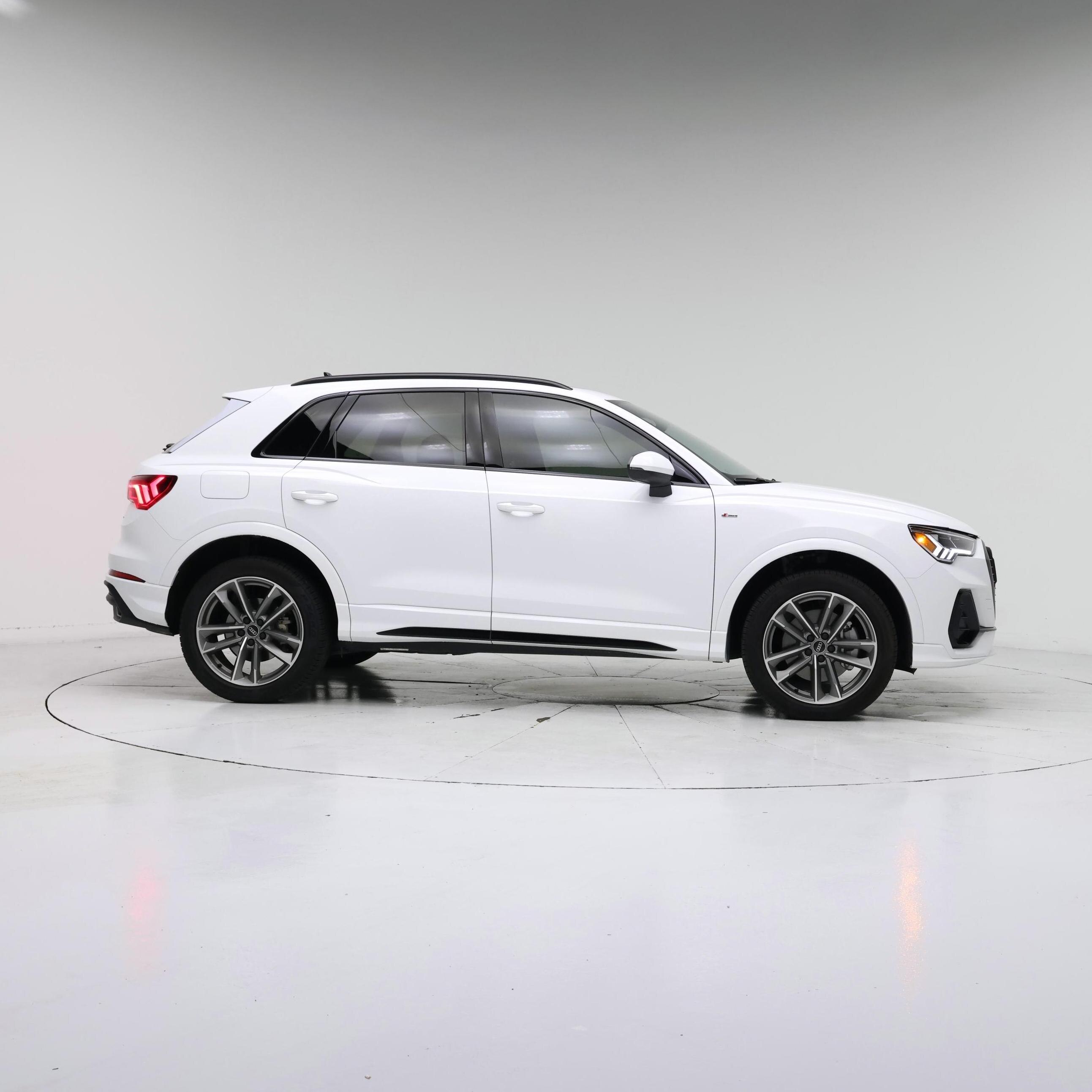 Thumbnail: 2025 Audi Q3 - 7