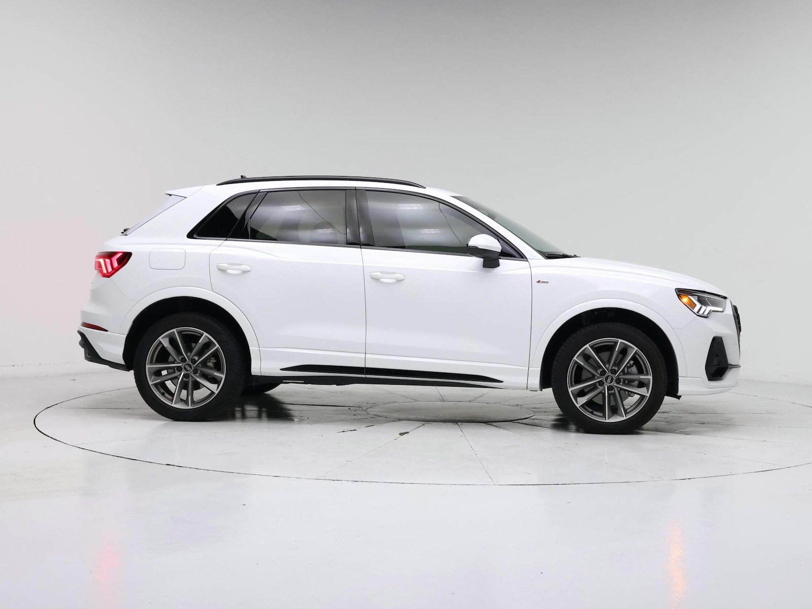 2025 Audi Q3 S Line Premium - Photo 8